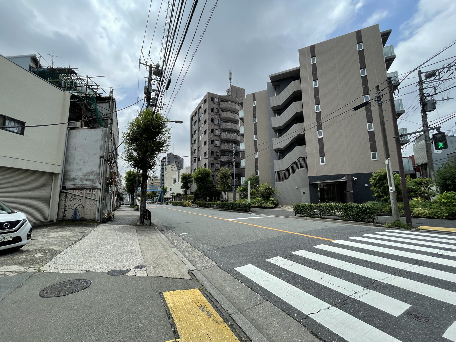 アサカビル前面の通り