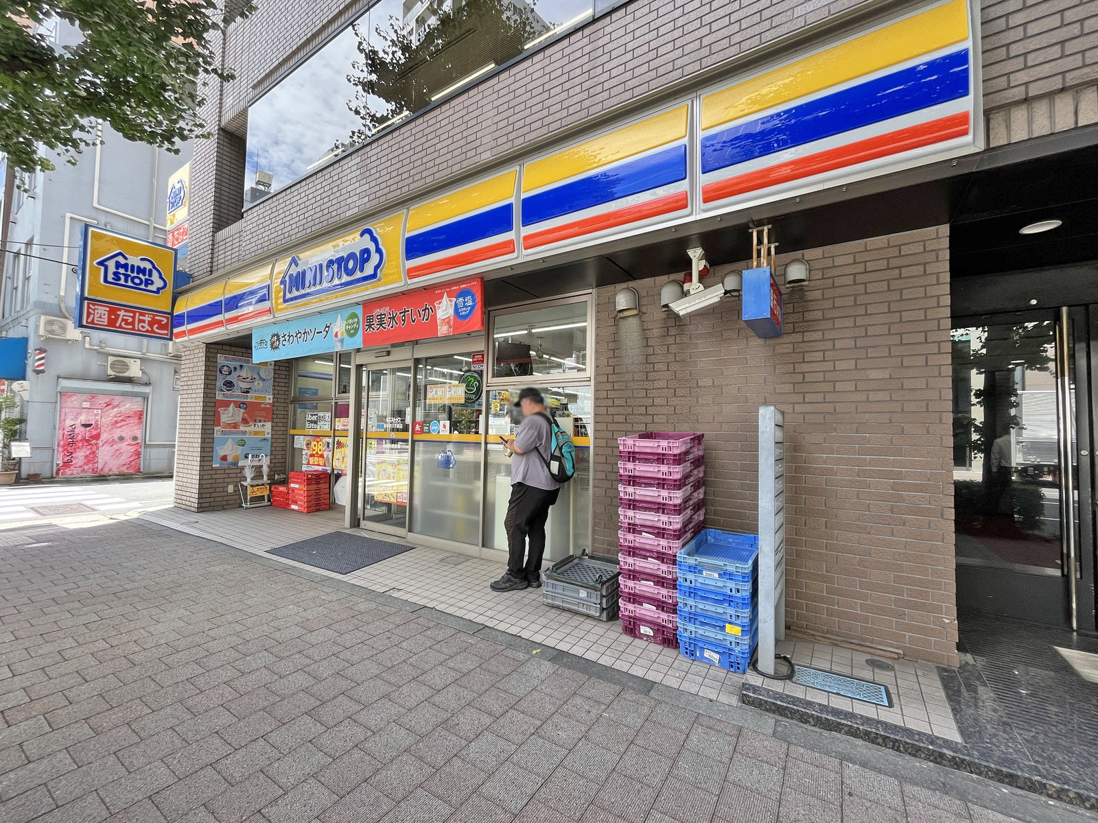 徒歩2分のミニストップ岩本町二丁目店