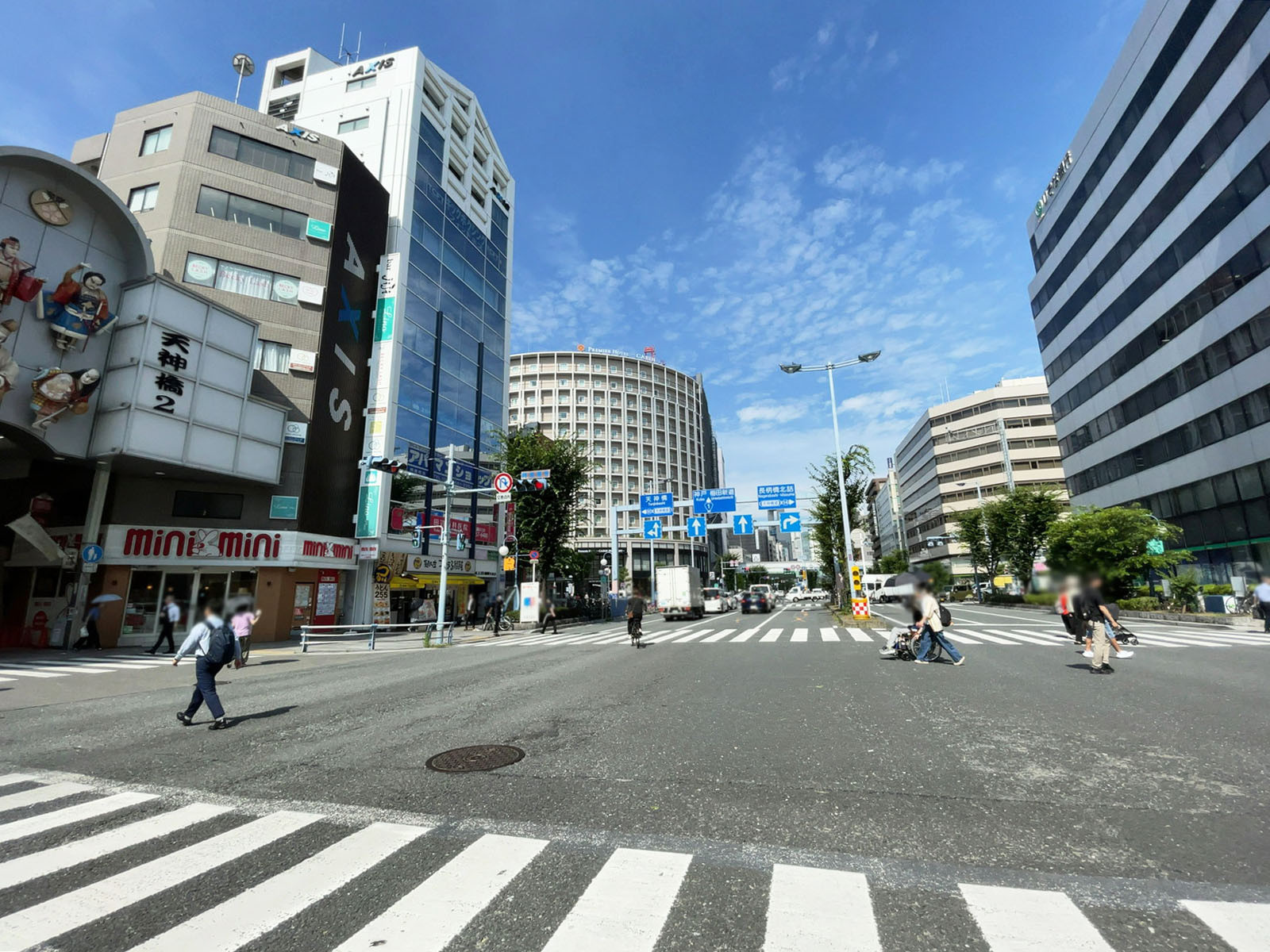 大研ビル前面の通り