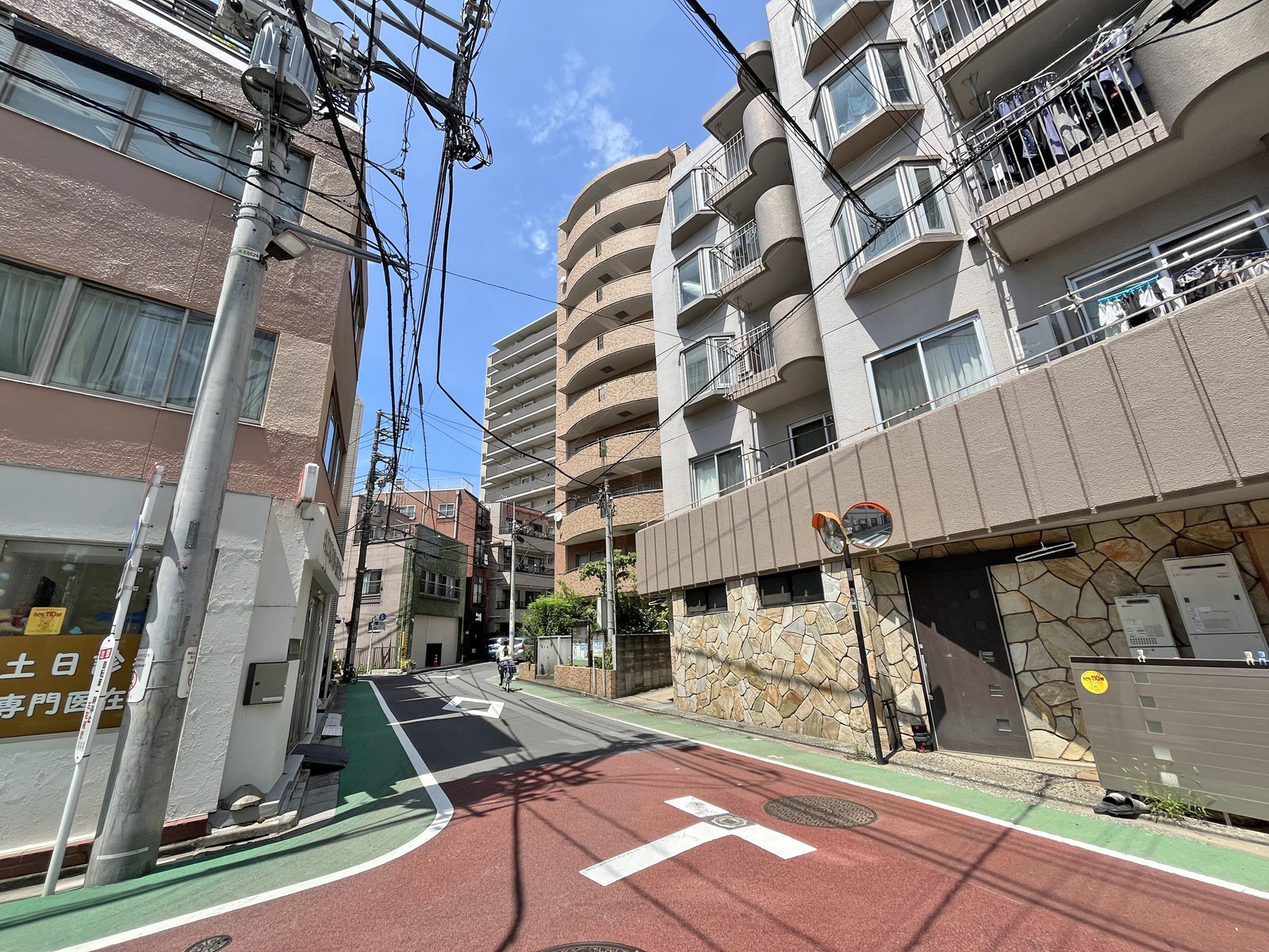 千石文化苑ビル前面通り