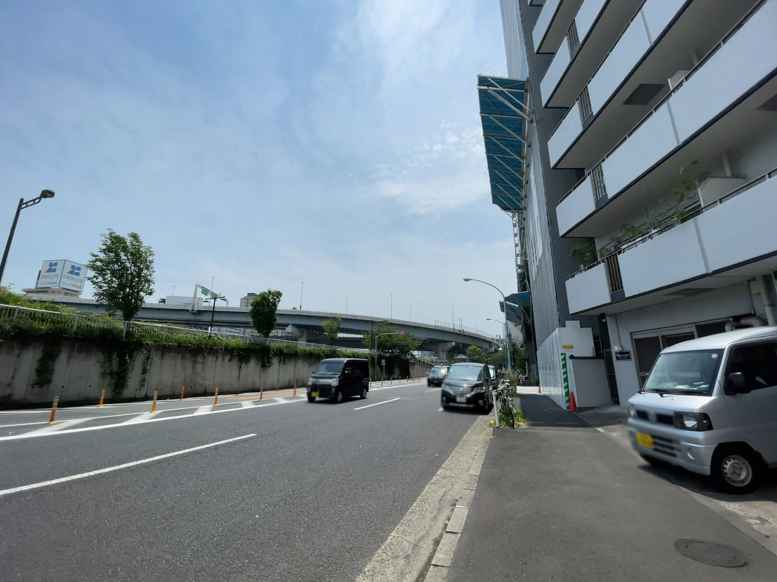 ザ・パークレックス日本橋浜町前面の通り