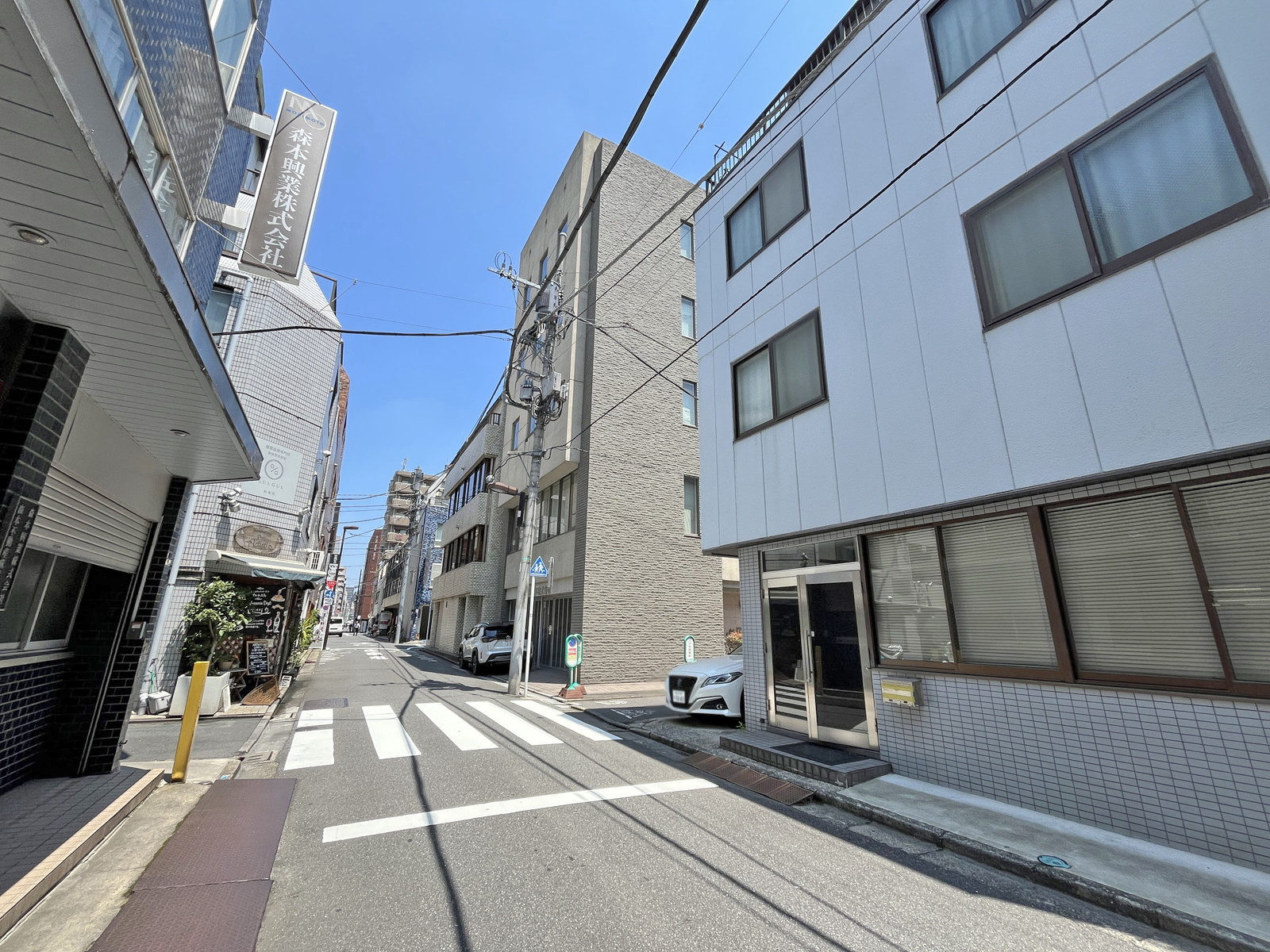 KHビル前面通り