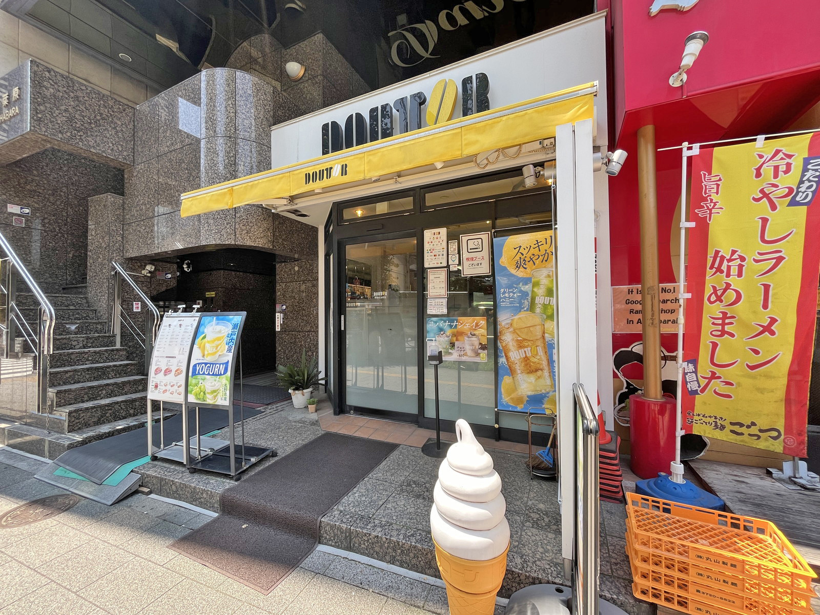 同じ並びのドトール神田松永町店
