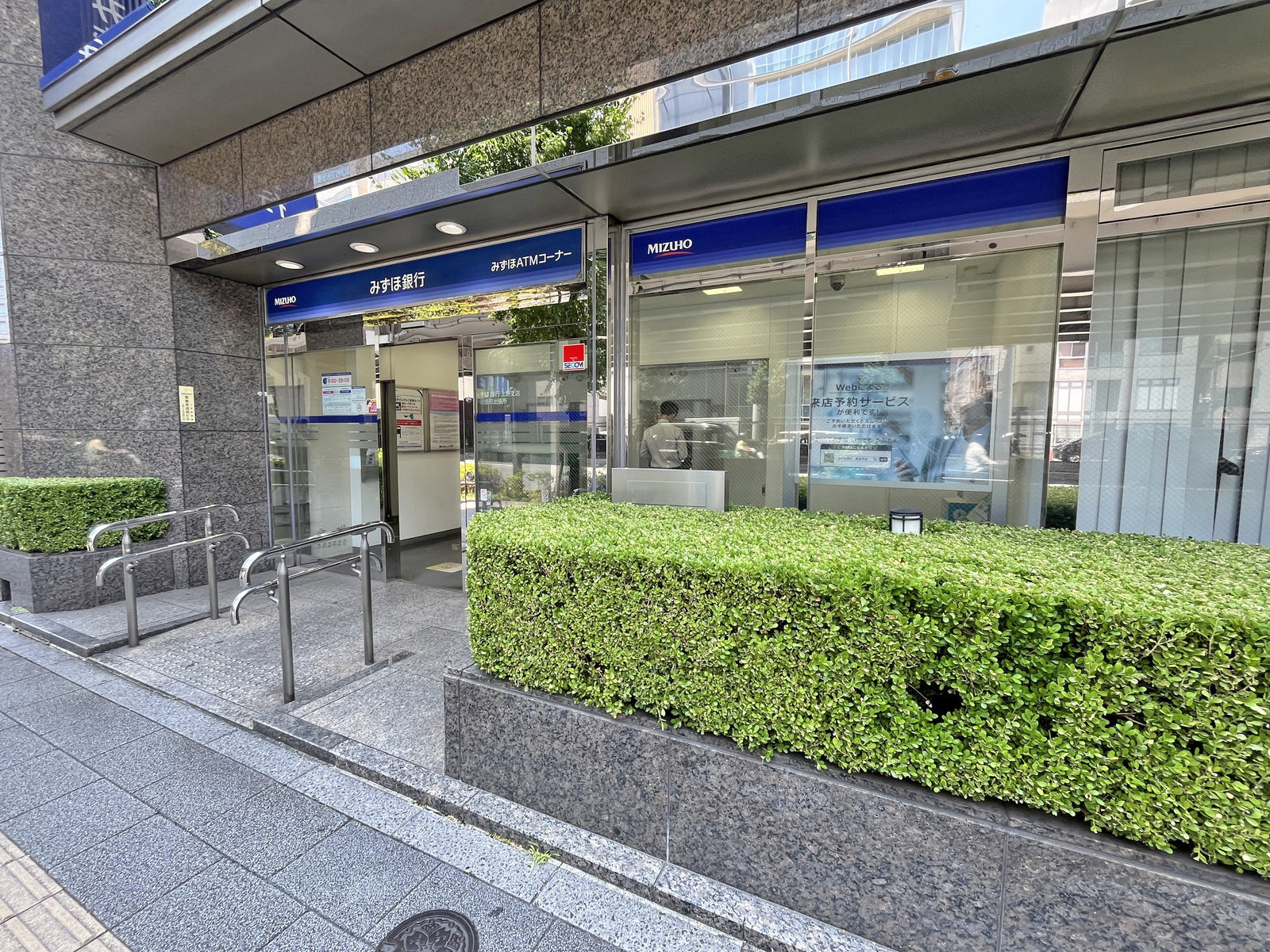 徒歩2分のみずほ銀行仲御徒町出張所
