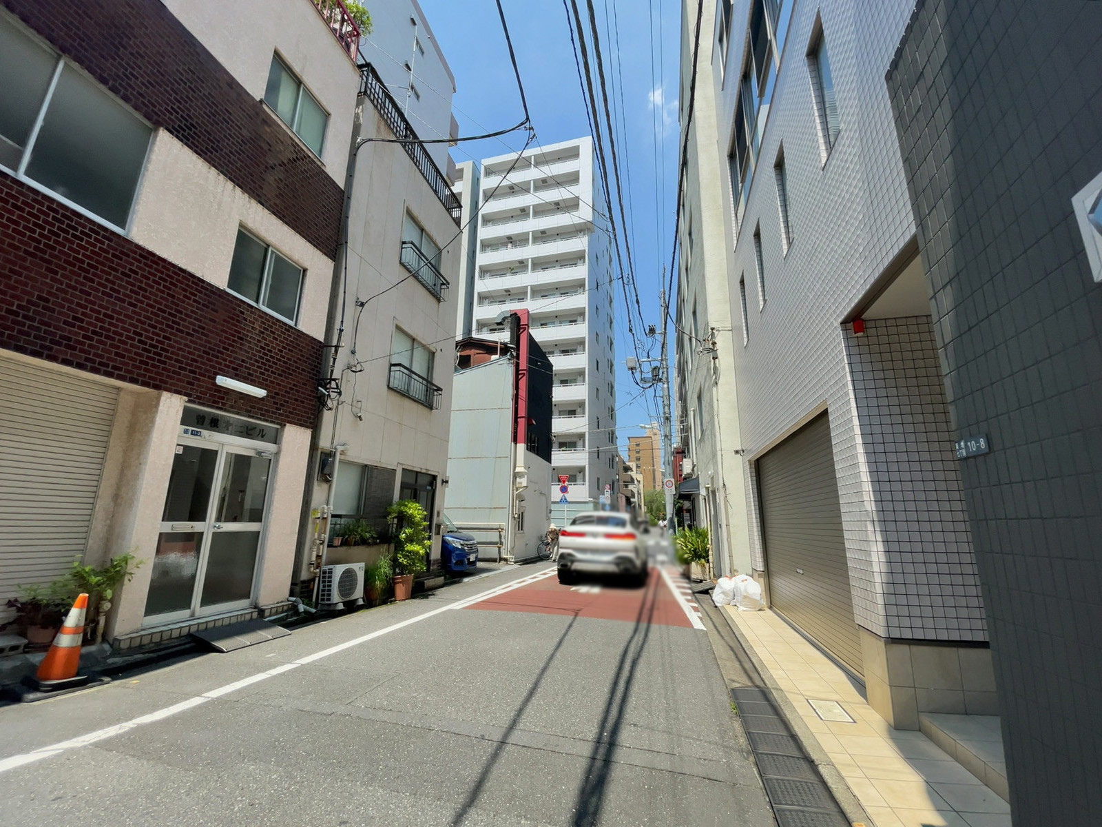 SEAビルディング前面の通り