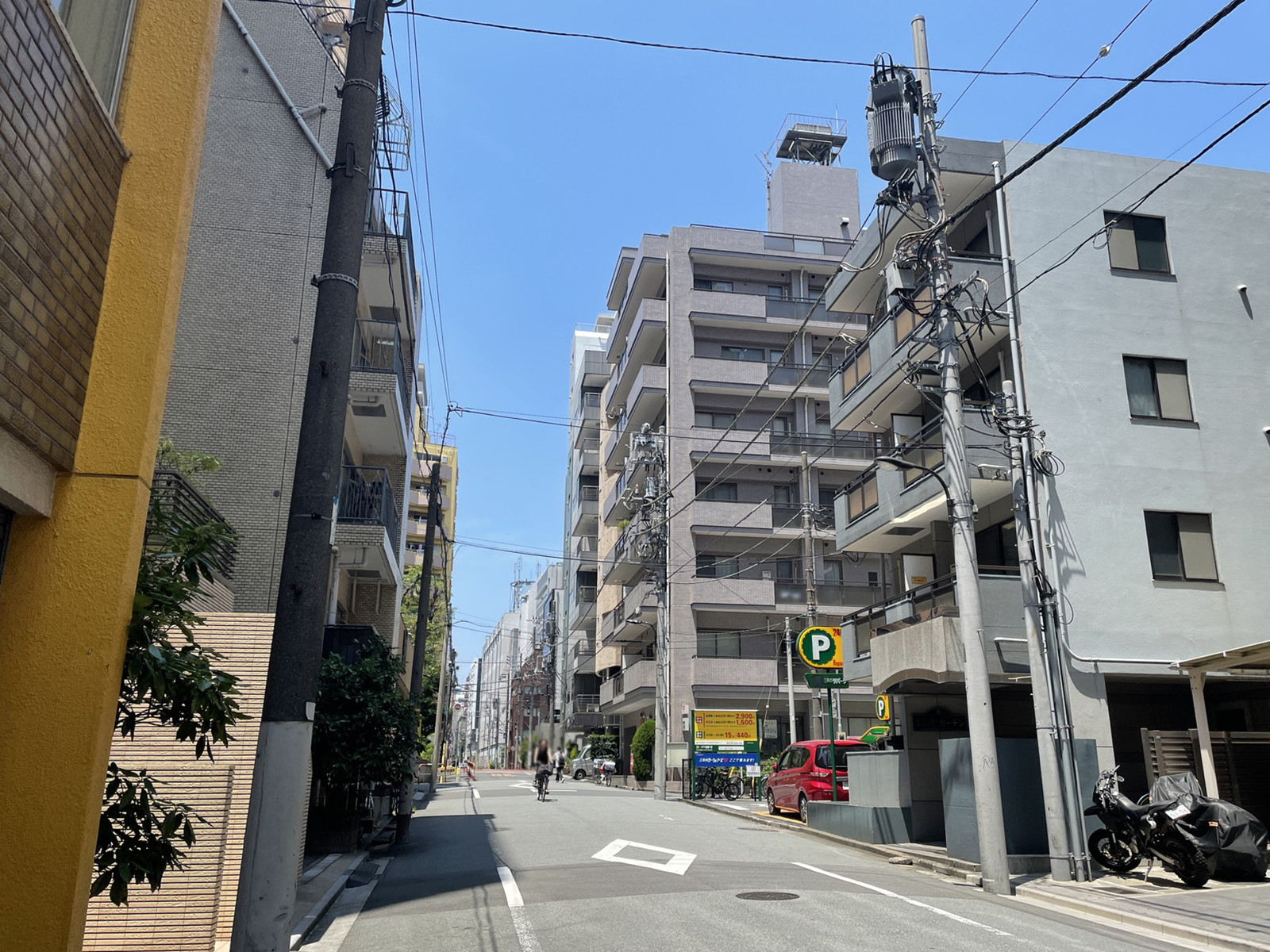 関根ビル前面の通り