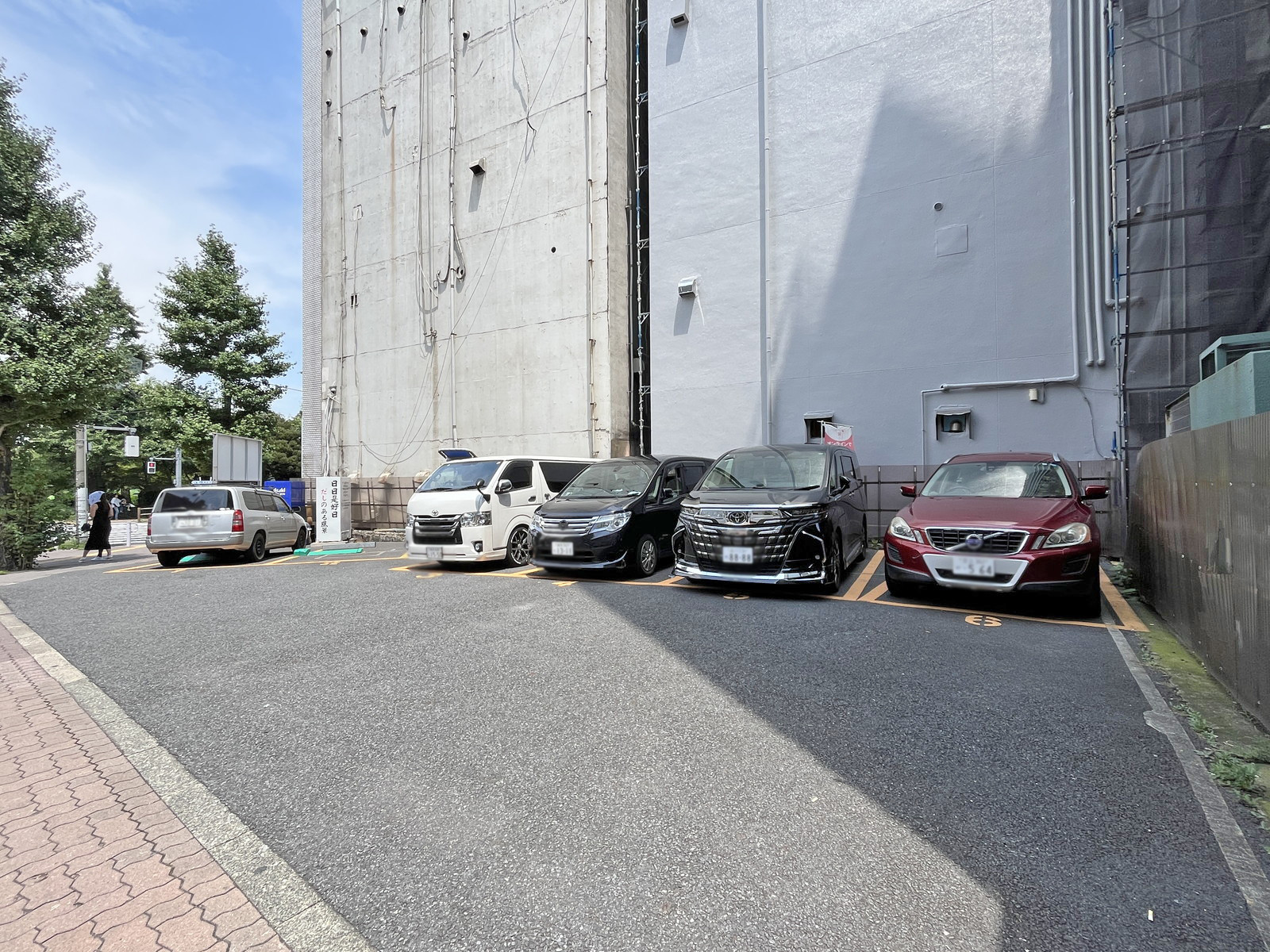 隣のコインパーキング