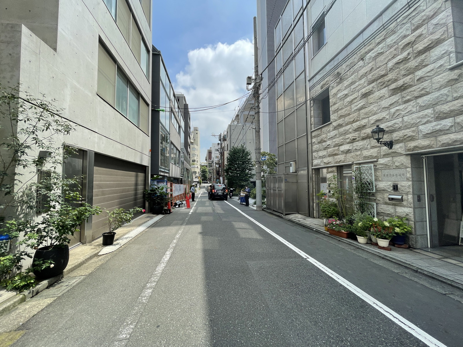 渋谷イーストプレイス前面の通り