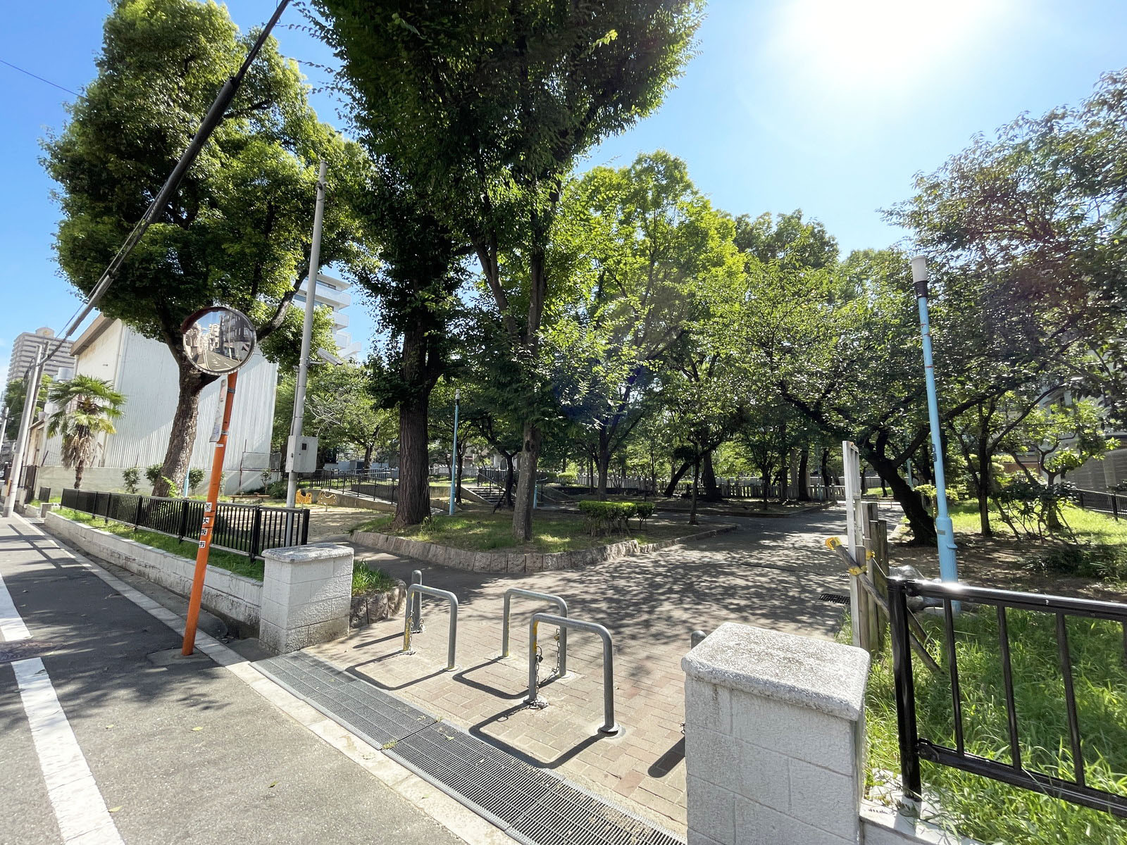 近くの高津公園