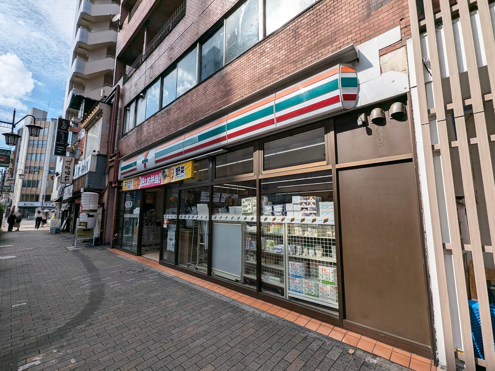 通り沿いのセブンイレブン 恵比寿駅東口店