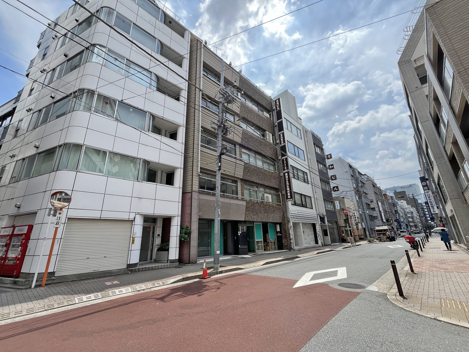 VORT内神田前面通り