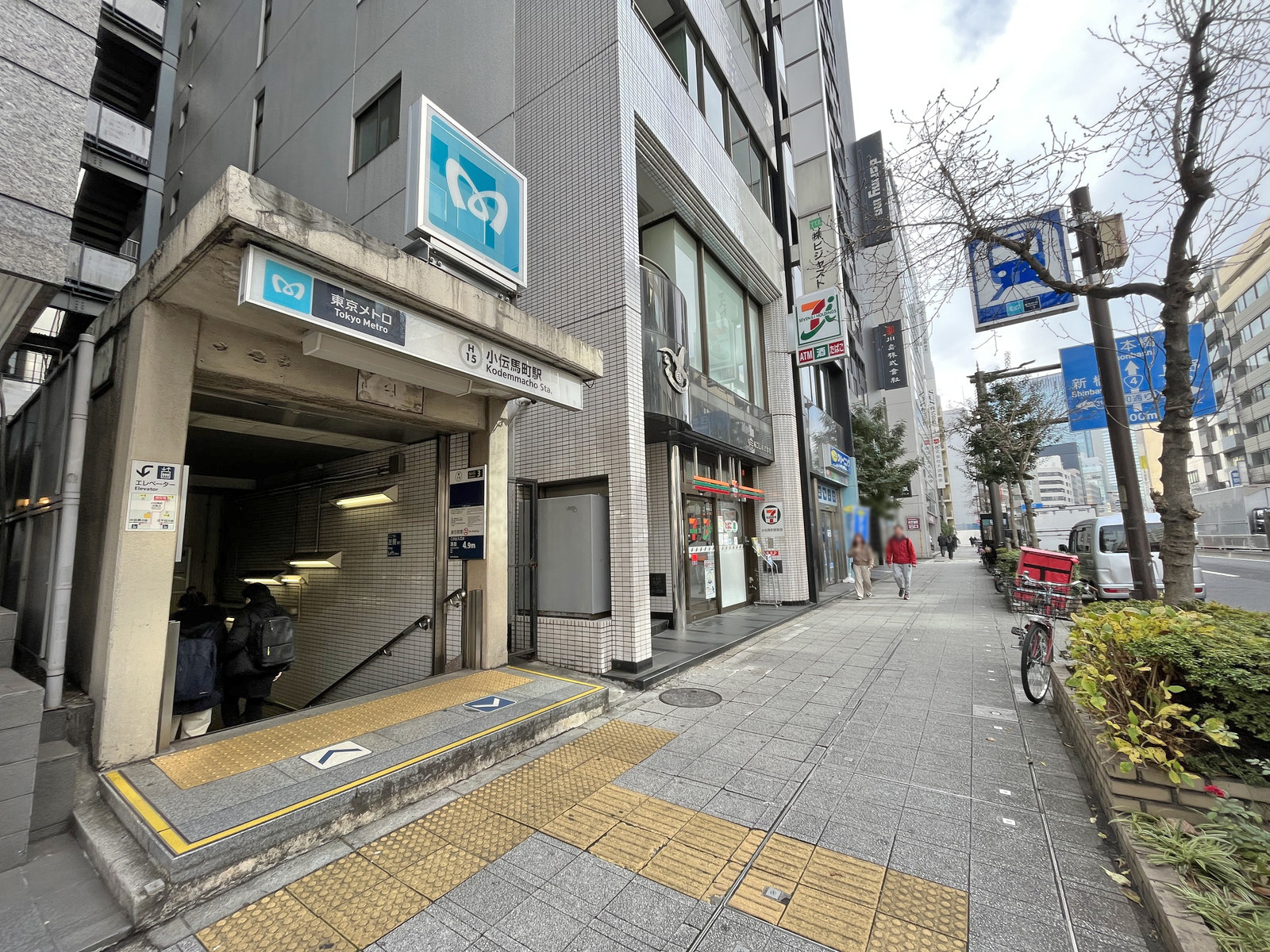 最寄りの「小伝馬町駅」