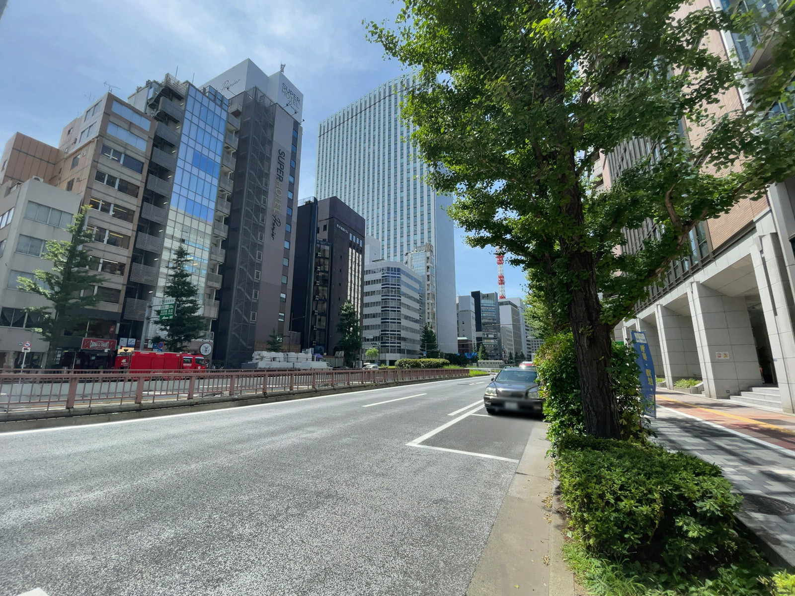 マルイト銀座第3ビル前面の通り