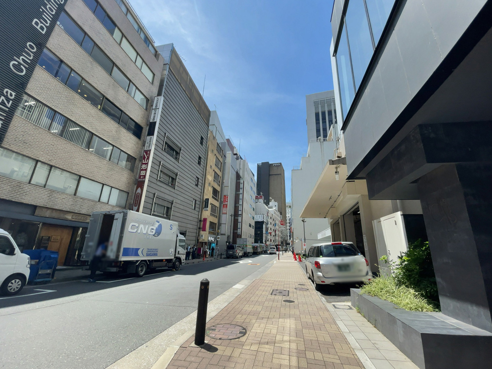 CIRCLES銀座前面の通り