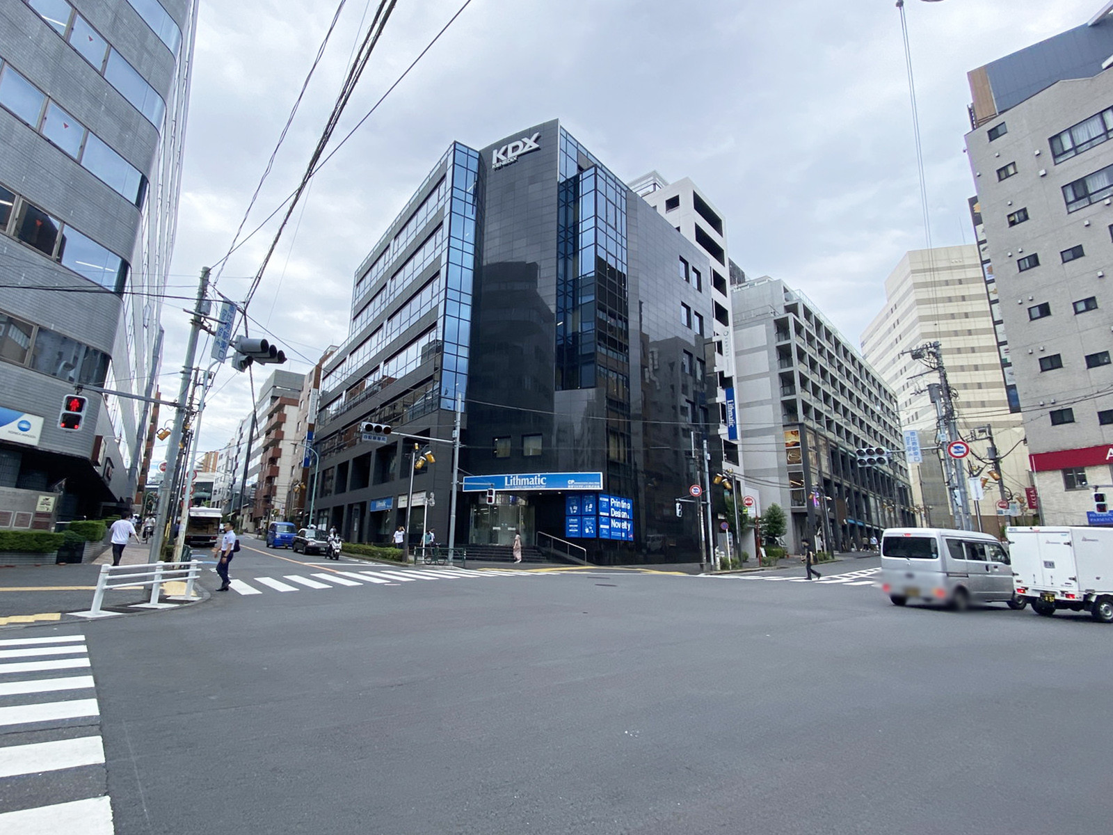 付近の恵比寿駅東口交差点