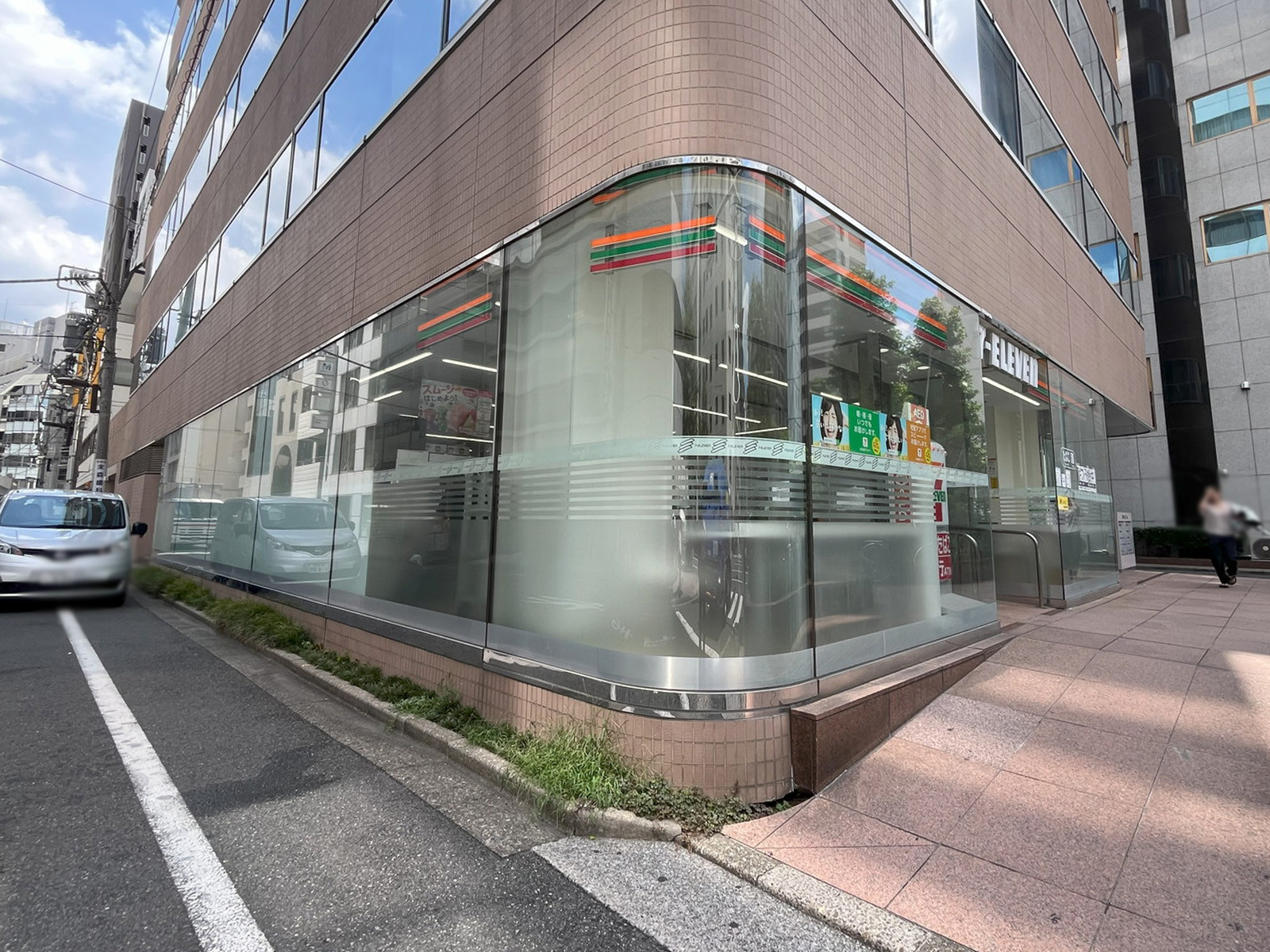徒歩1分のセブンイレブン 千代田岩本町1丁目店