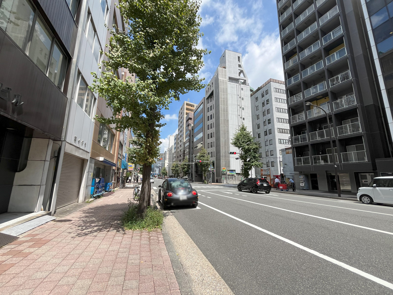 松見ビル前面の通り