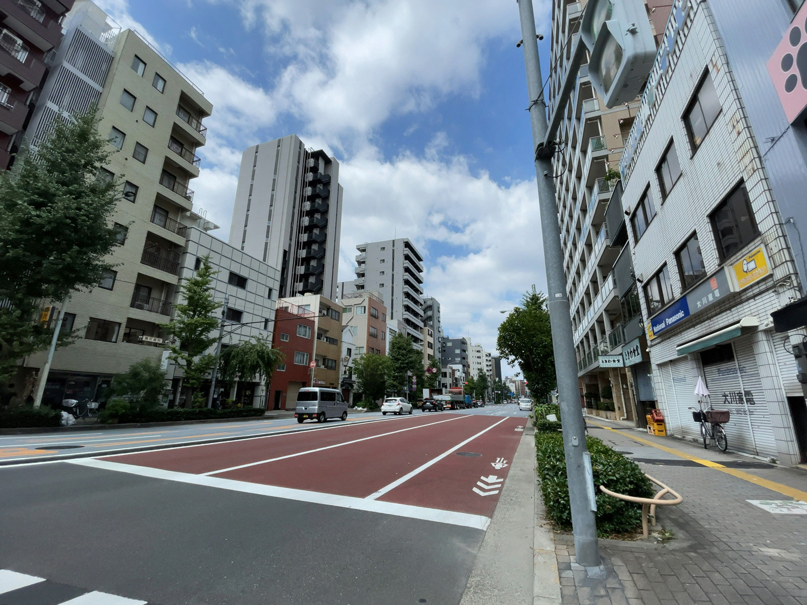 近くの言問通り