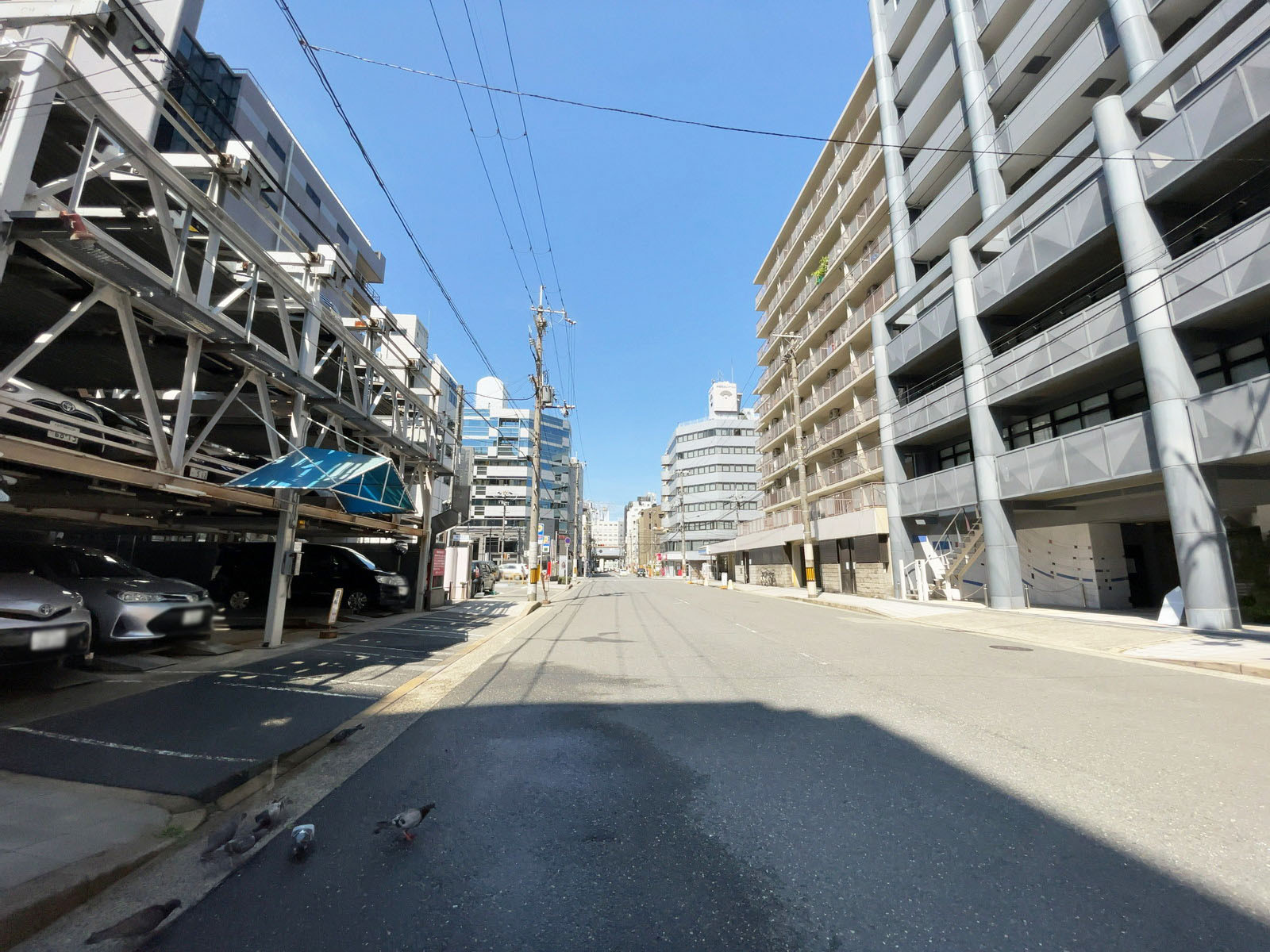 新大阪KGビル前面の通り