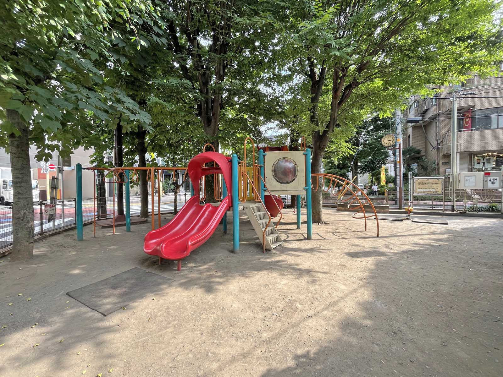 同じ並びの千原児童遊園地