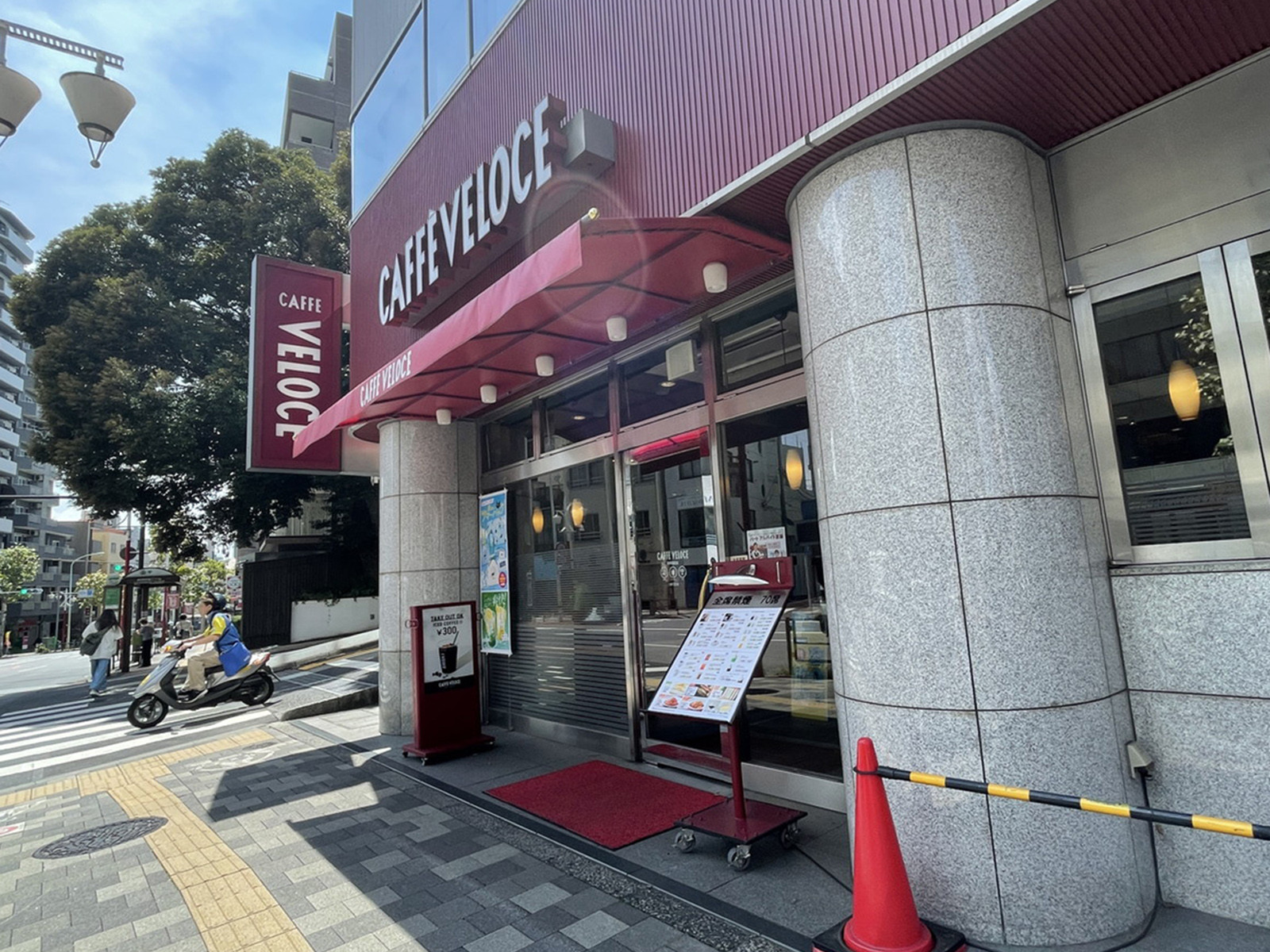 徒歩2分のカフェ・ベローチェ西早稲田店