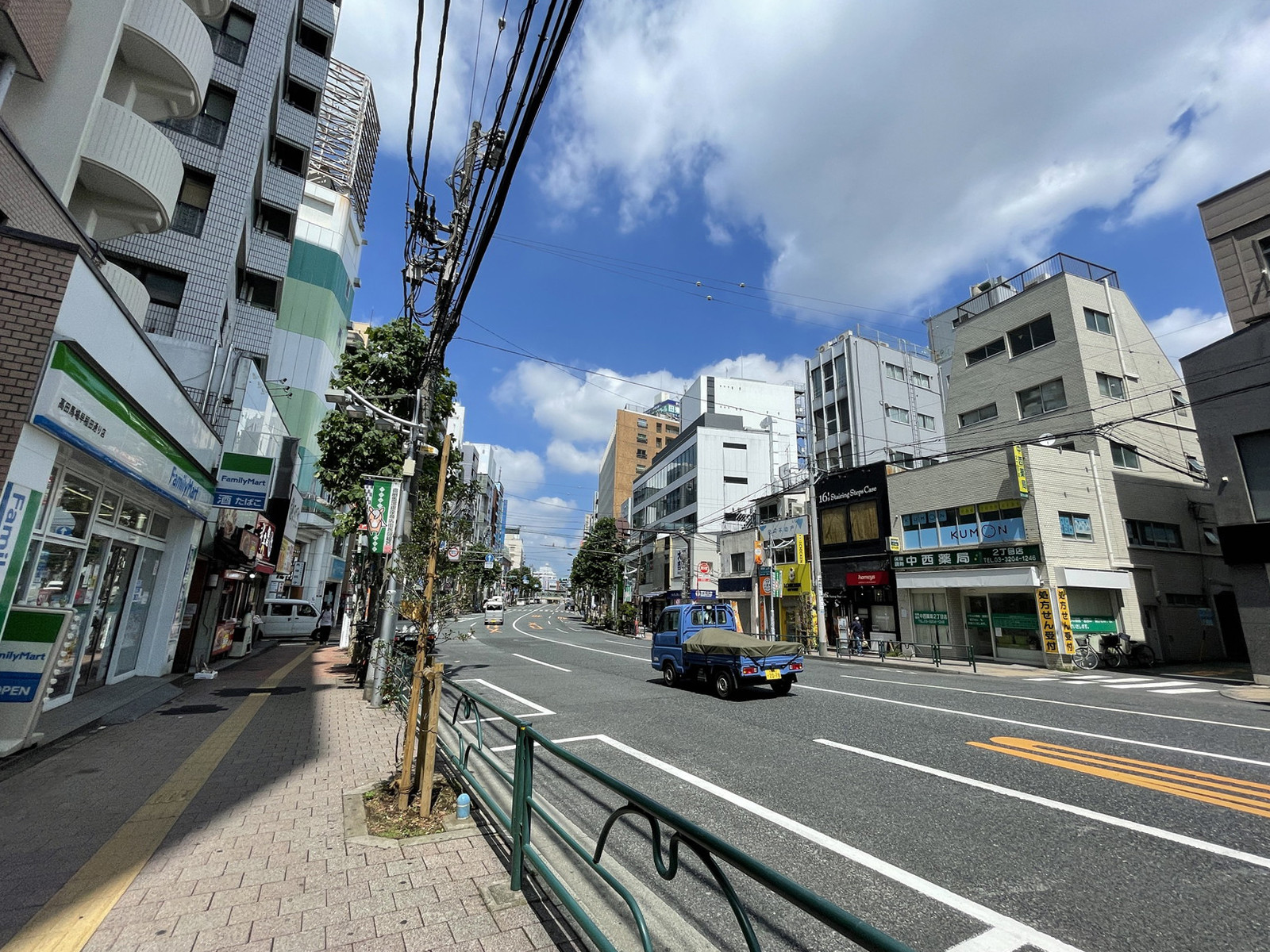 Primegate高田馬場前面の通り