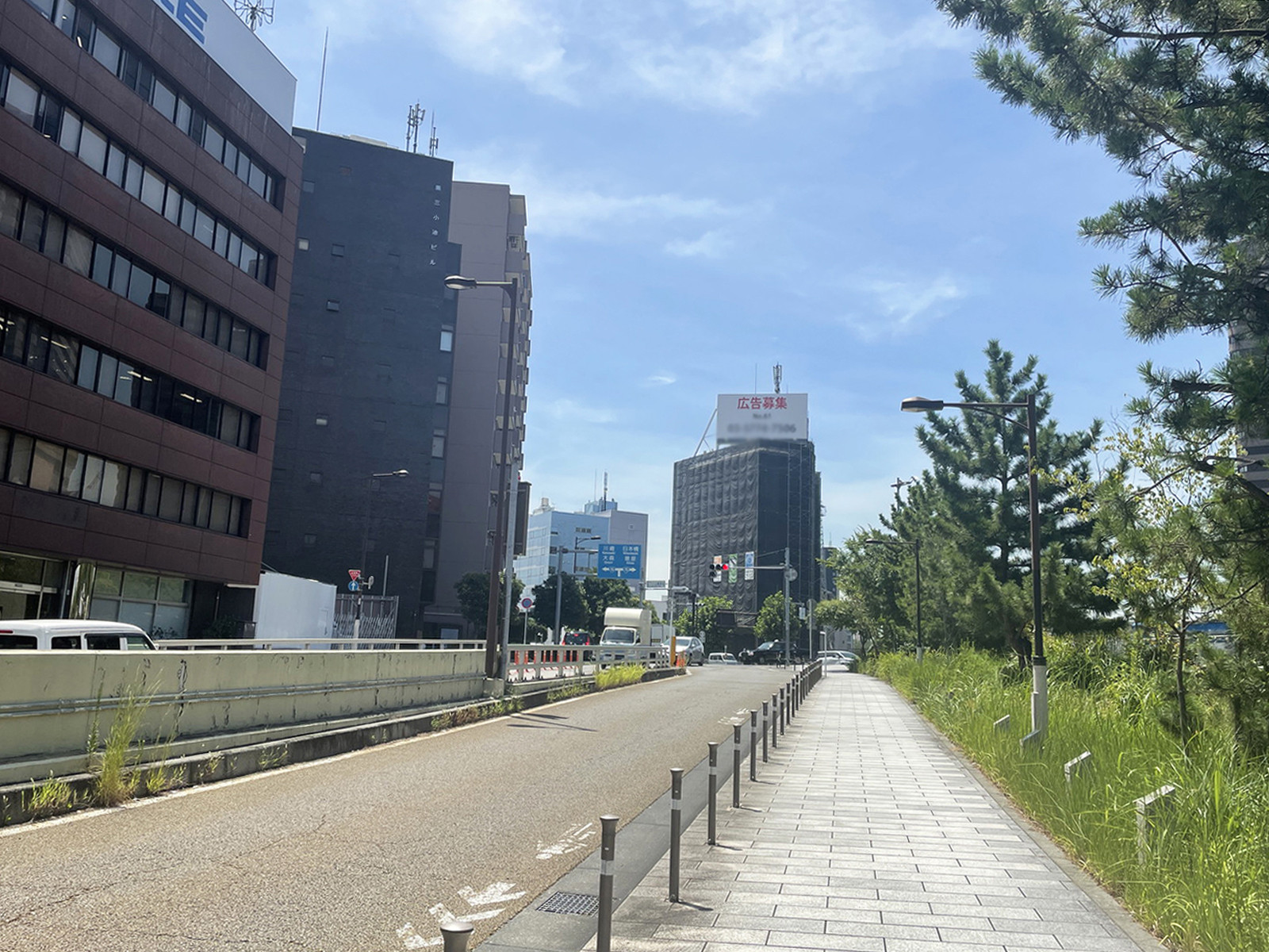 第2小池ビル前面の通り