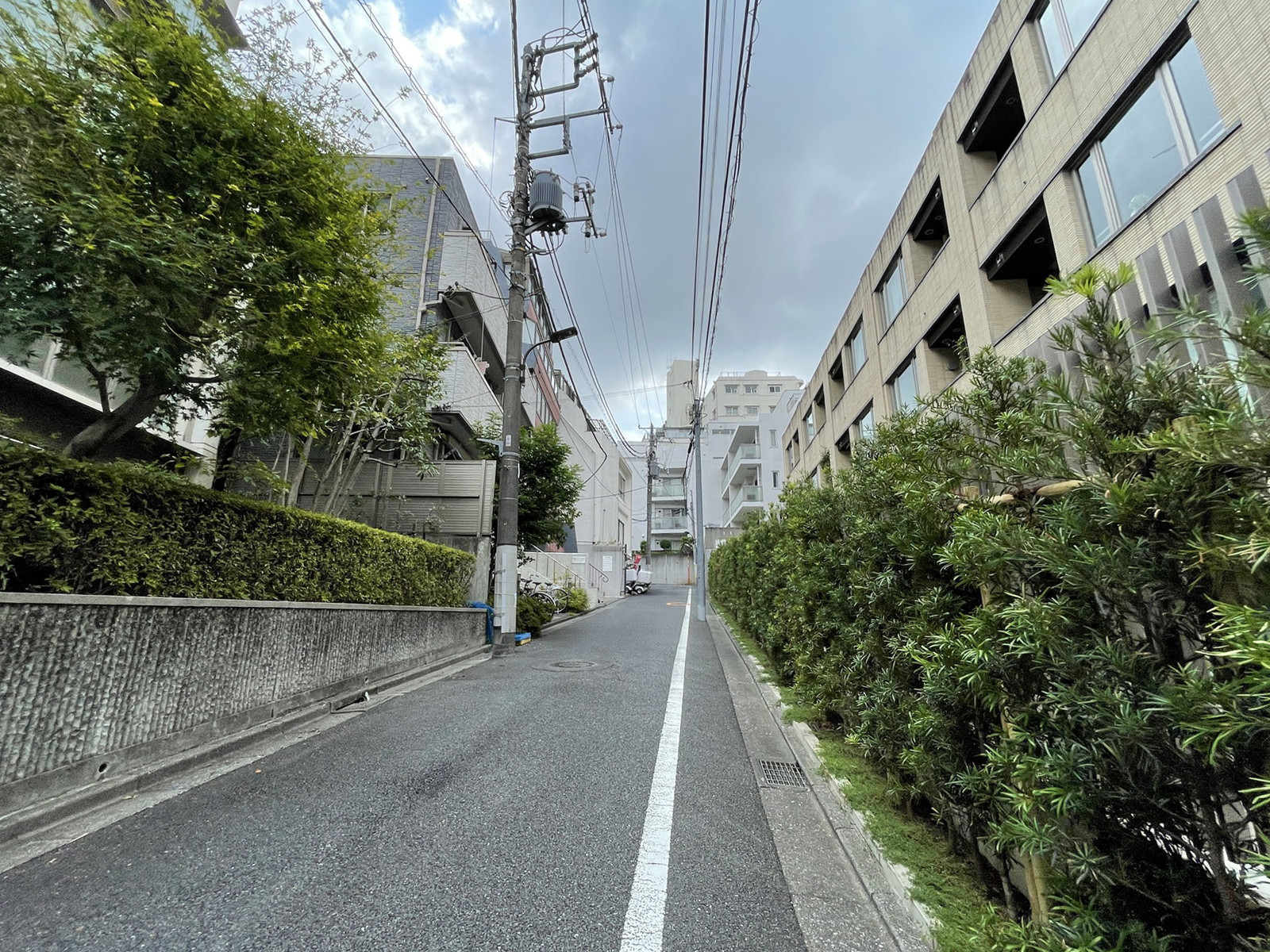 Moze赤坂前面の通り