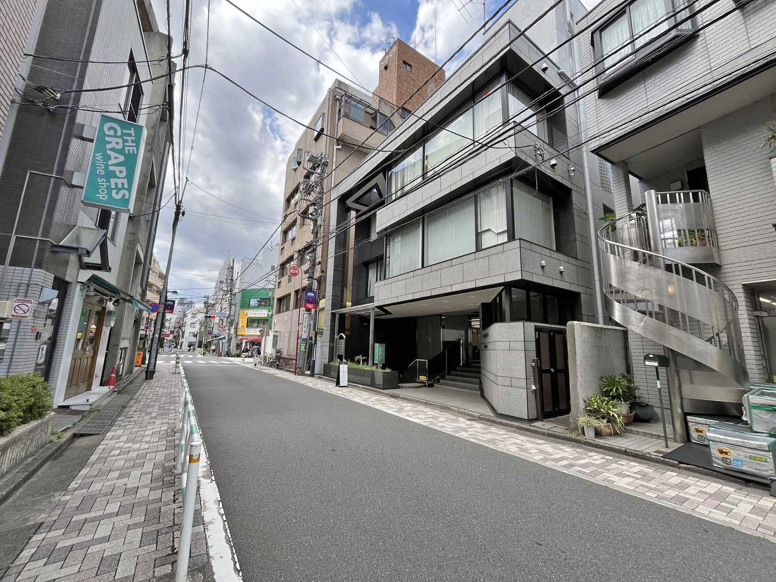 Hatomori 1611前面通り