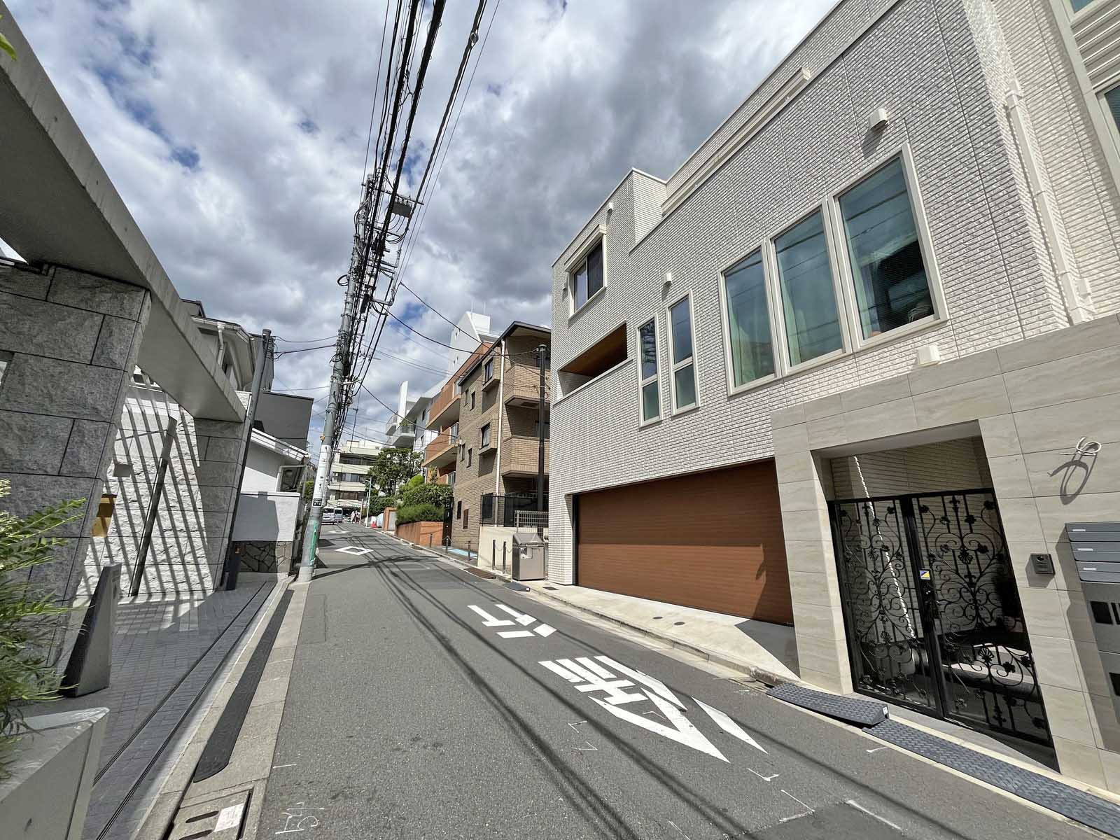 SSUビル前面通り