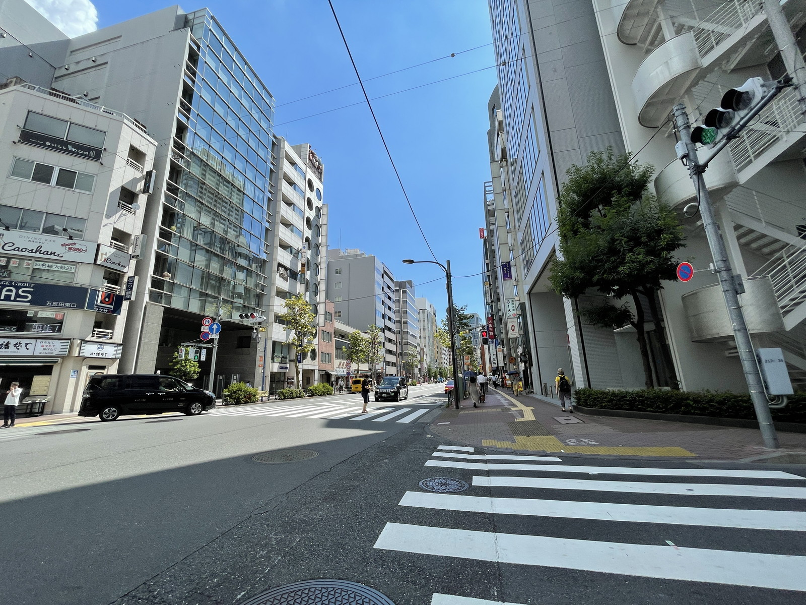 ファーストスクエア五反田前面の通り