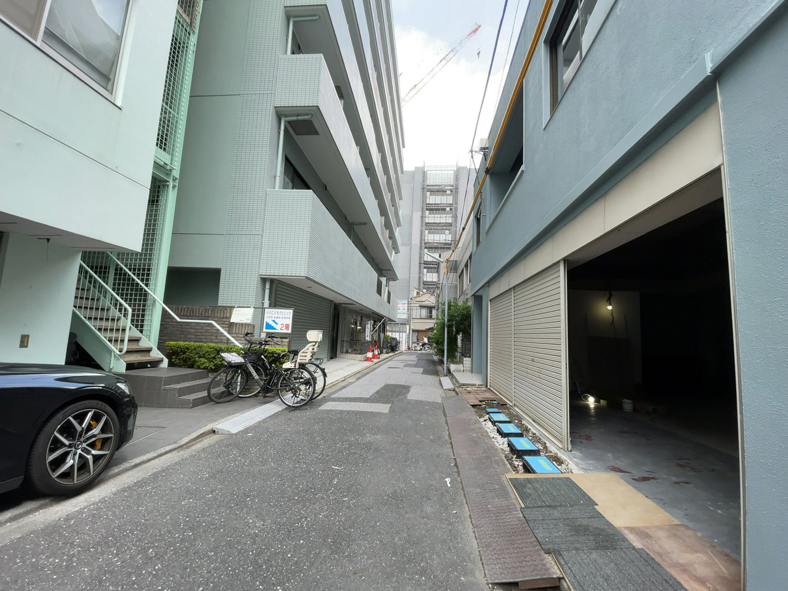 第1NSビル前面の通り
