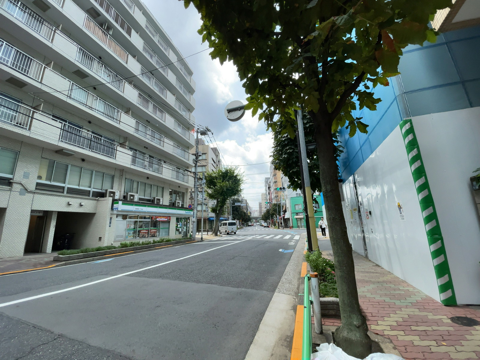 アイビー浅草橋前面の通り