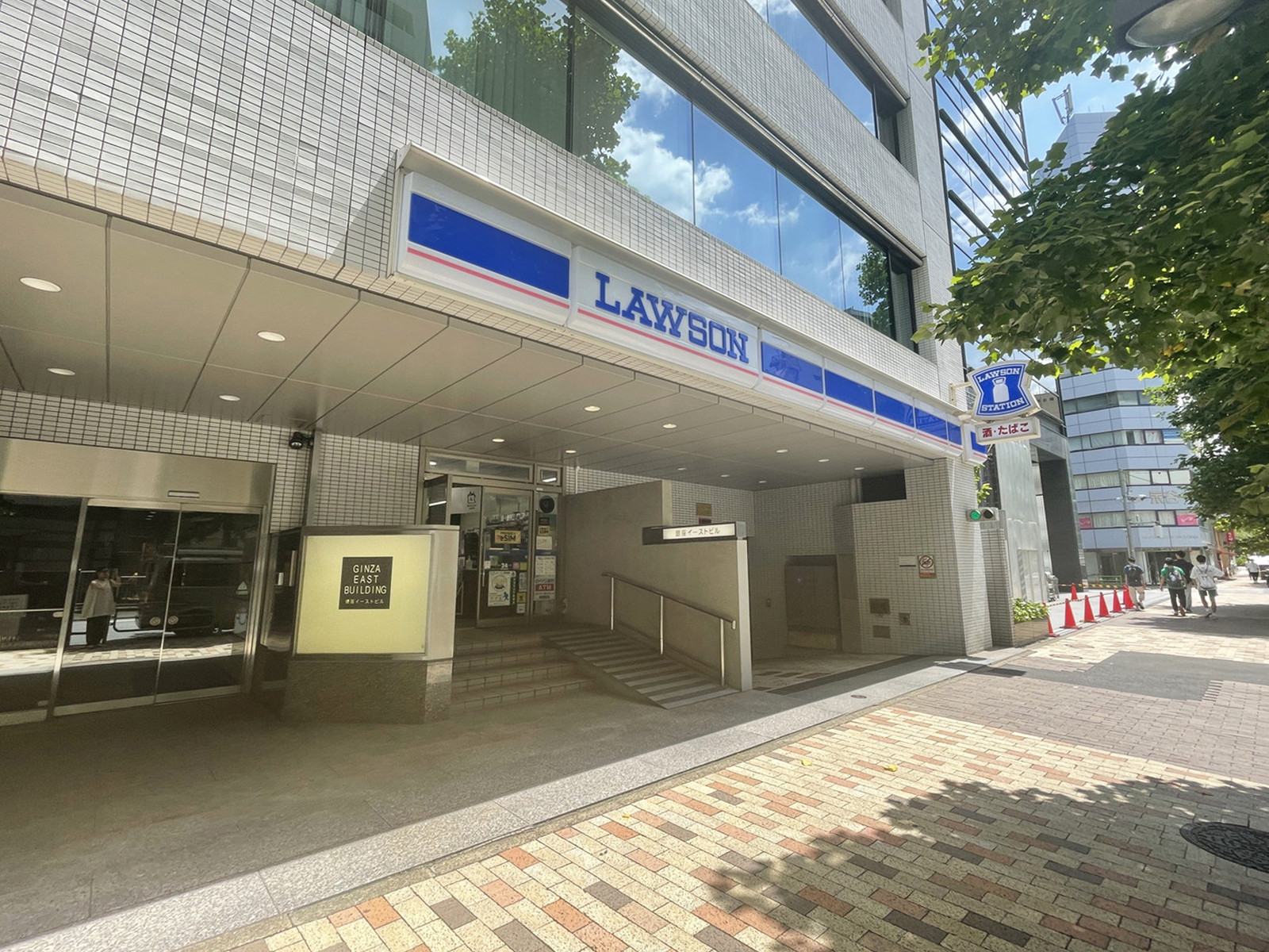 近くのローソン 銀座七丁目店