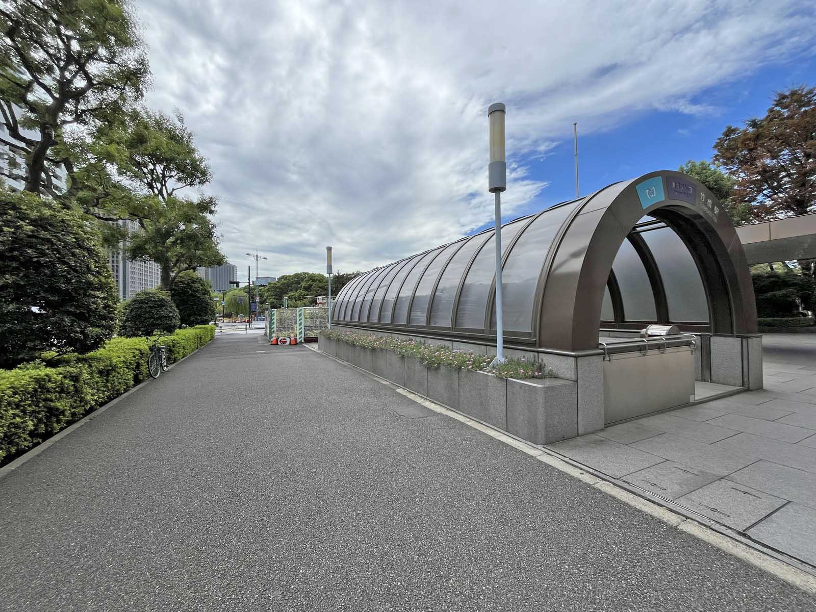 最寄りの「竹橋駅」
