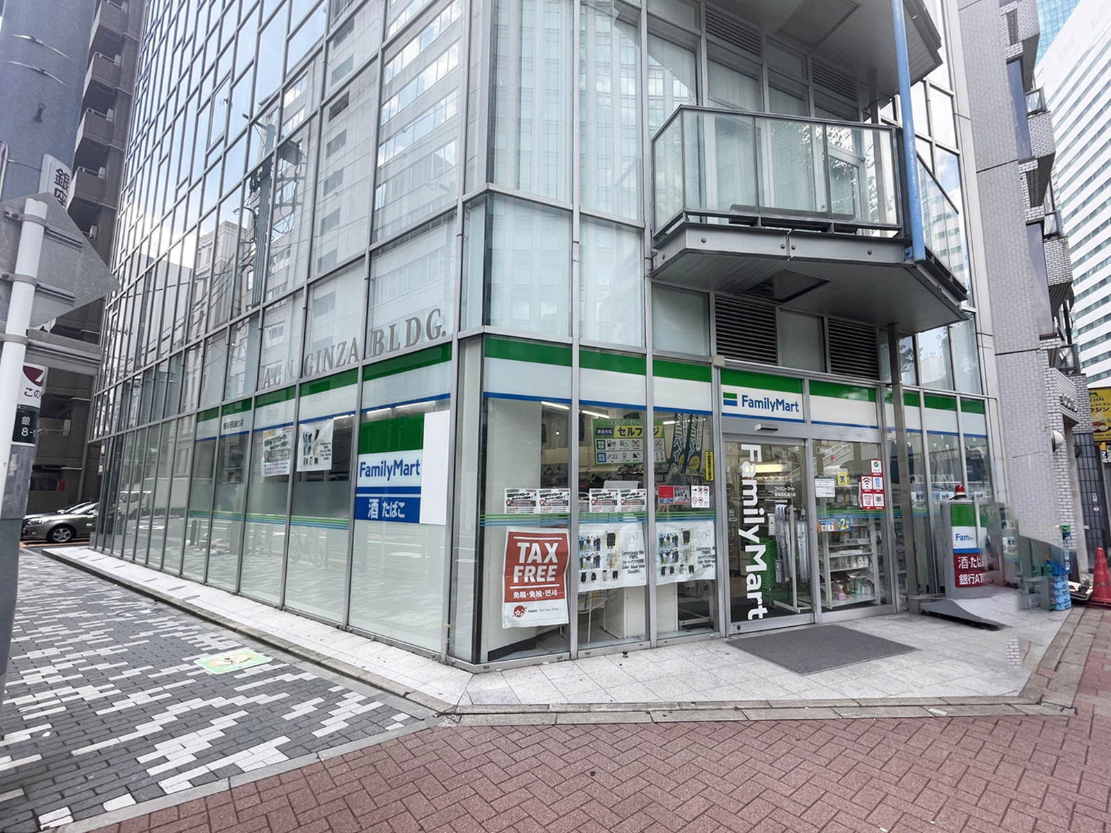 至近のファミリーマート 銀座昭和通り店