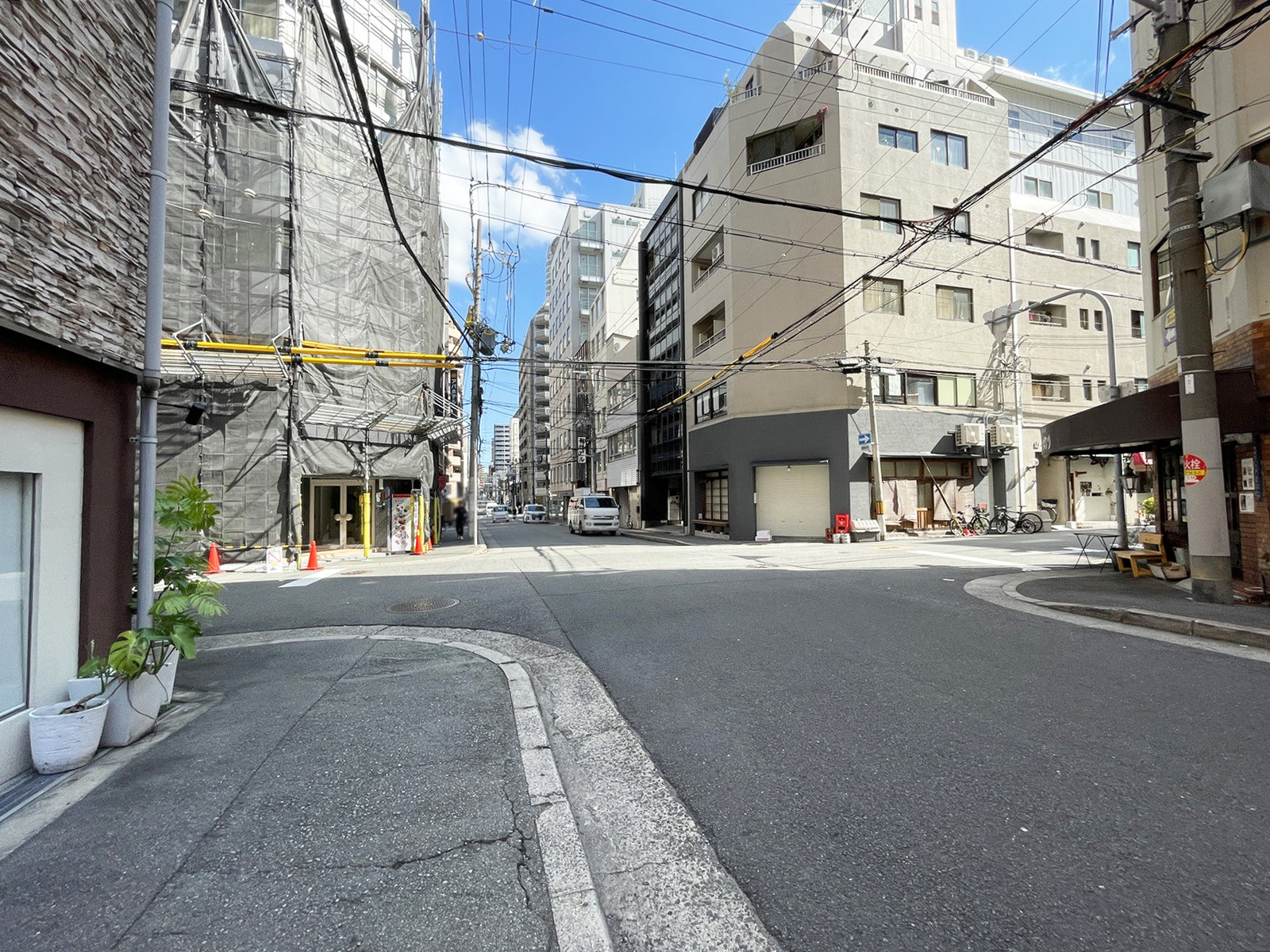 ユニオン谷町ビル前面の通り