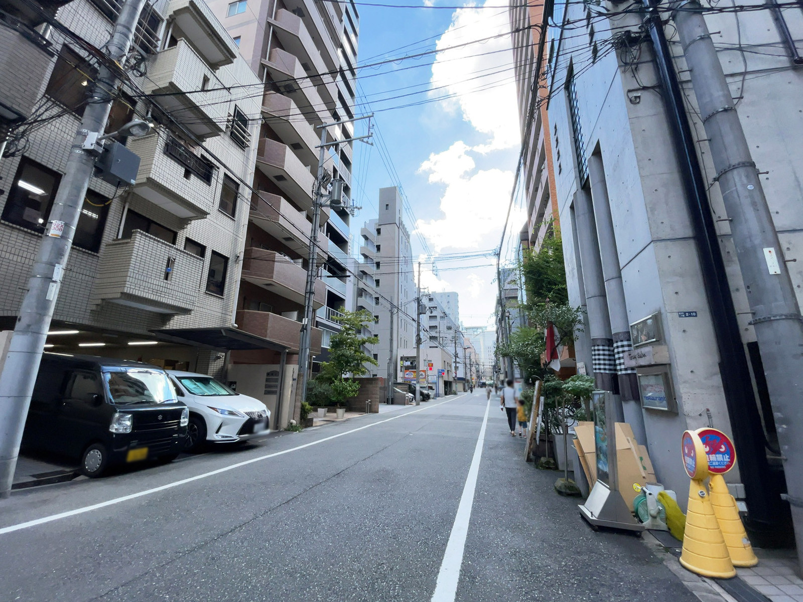 米澤ビル徳井町ビル前面の通り