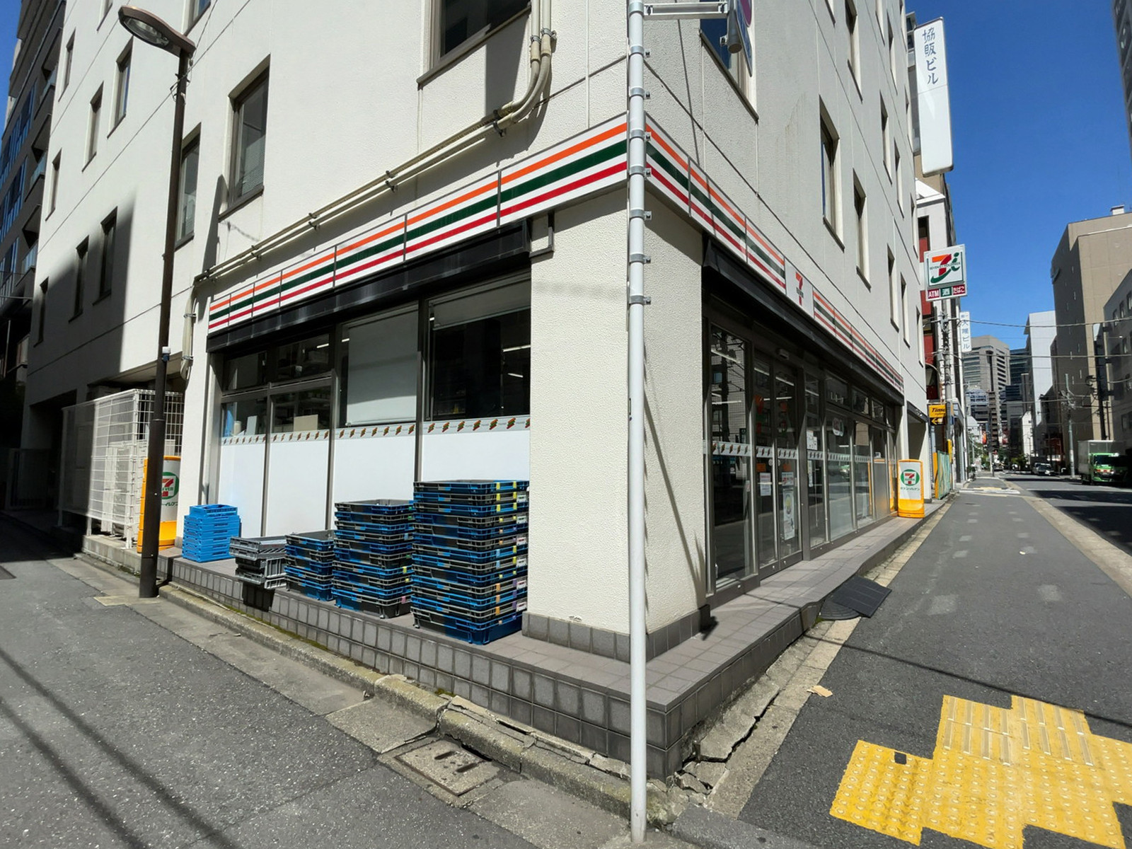 徒歩2分のセブンイレブン 神田錦町2丁目店