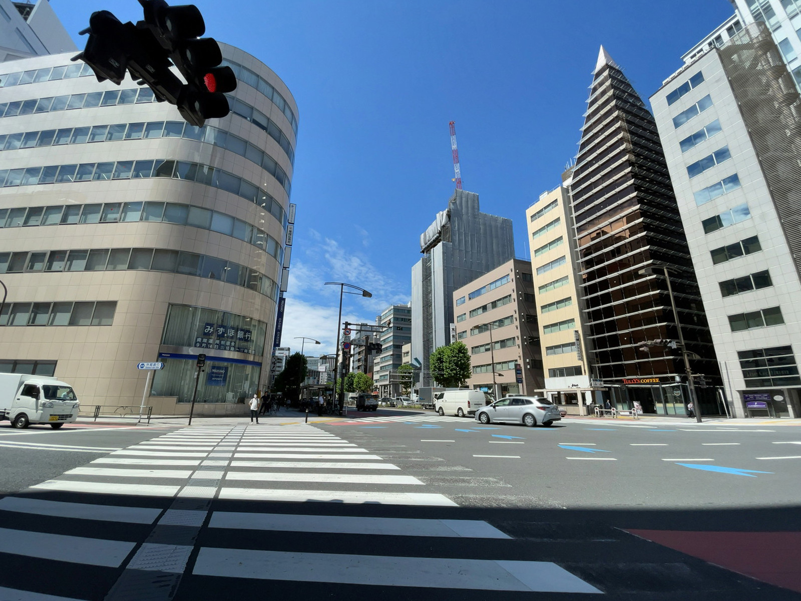 至近の靖国通り