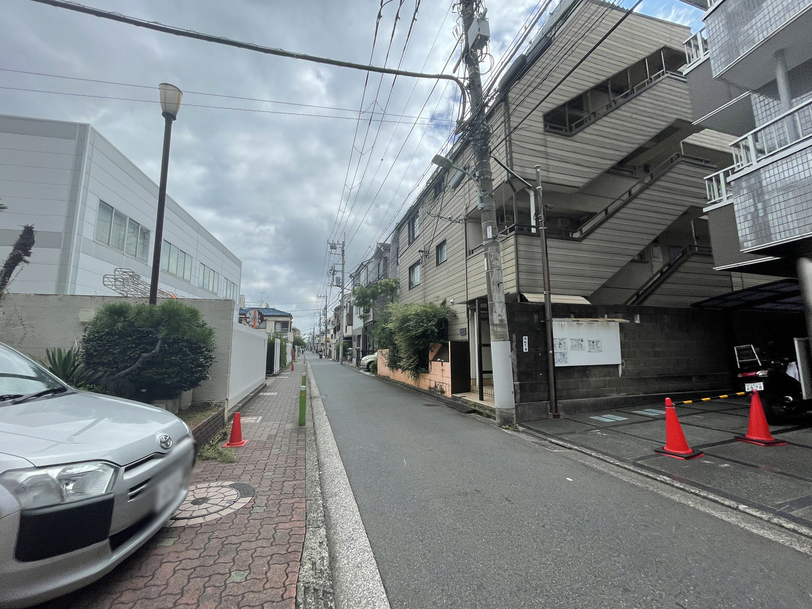 大池ビル前面の通り
