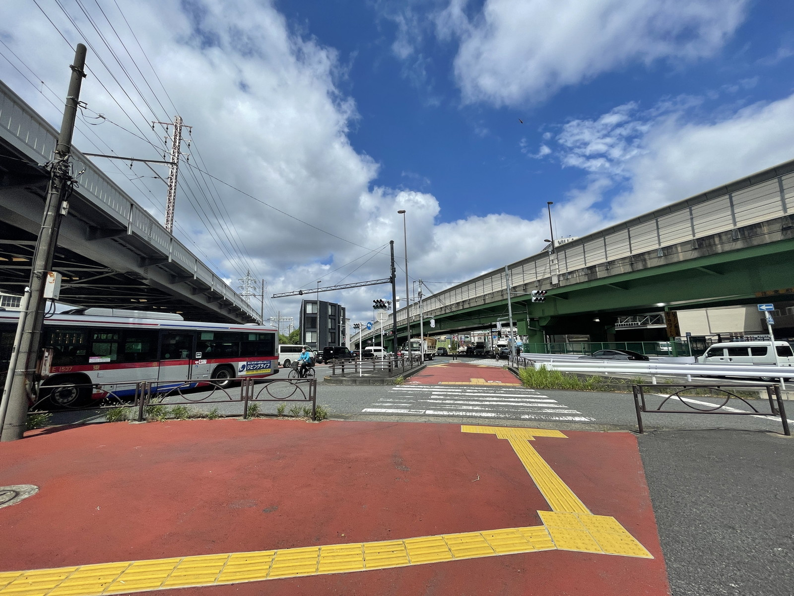 アロハマンション多摩川前面の通り