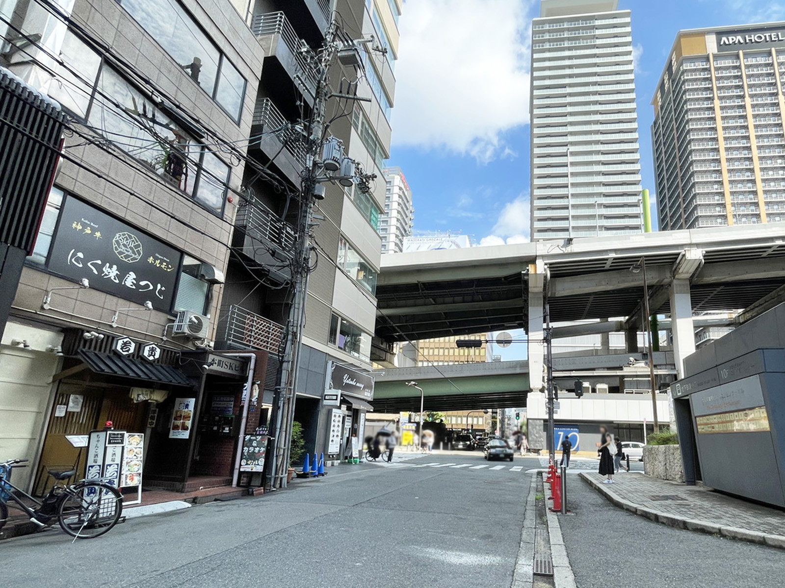 岡地ビル前面の通り