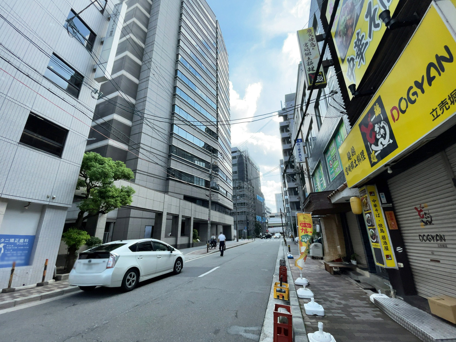 JLビル前面の通り