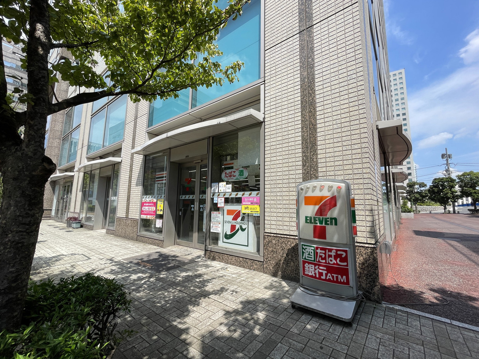 徒歩1分のセブンイレブン 中央区新川1丁目店