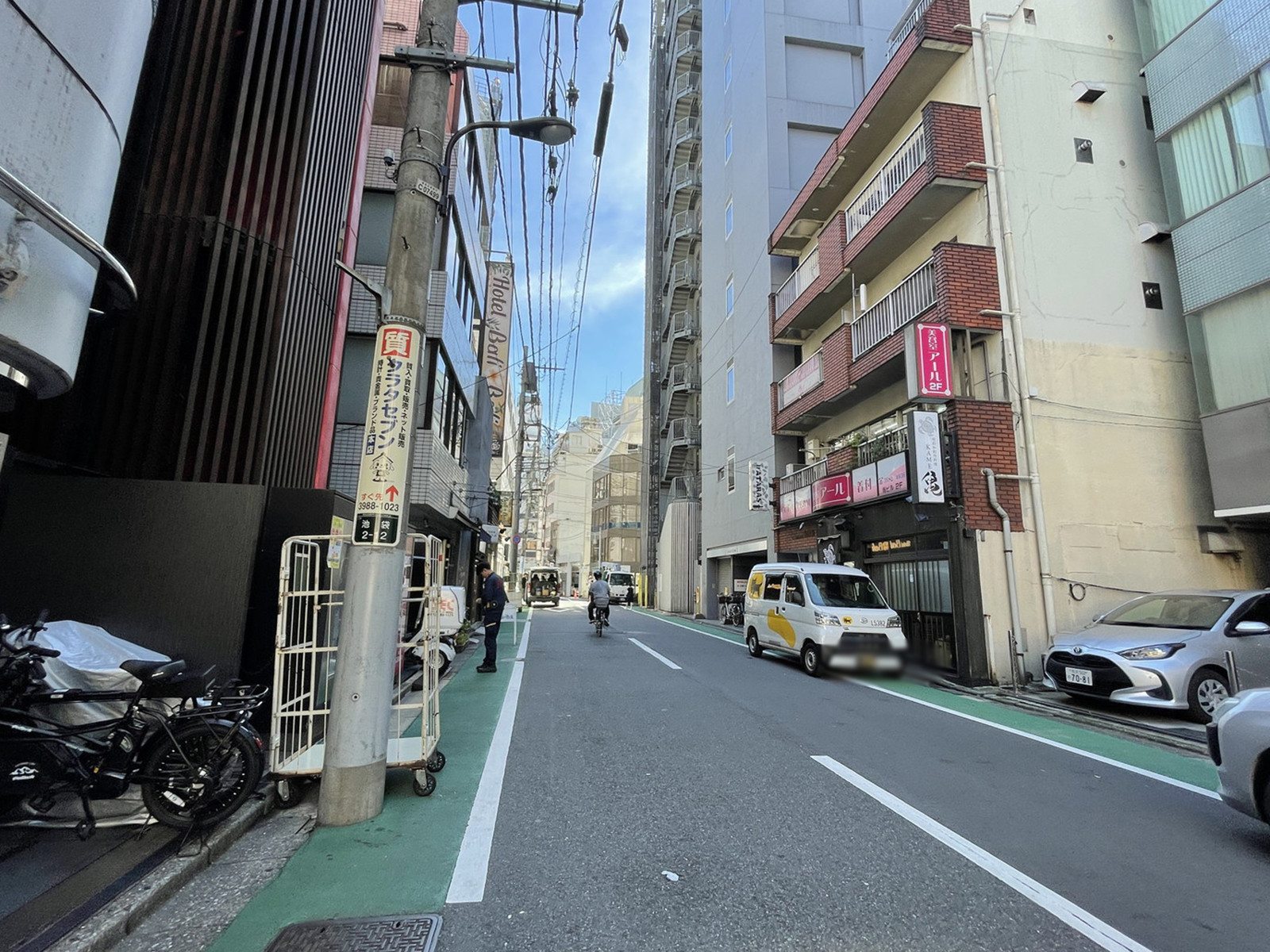 ミゾタビル5前面の通り