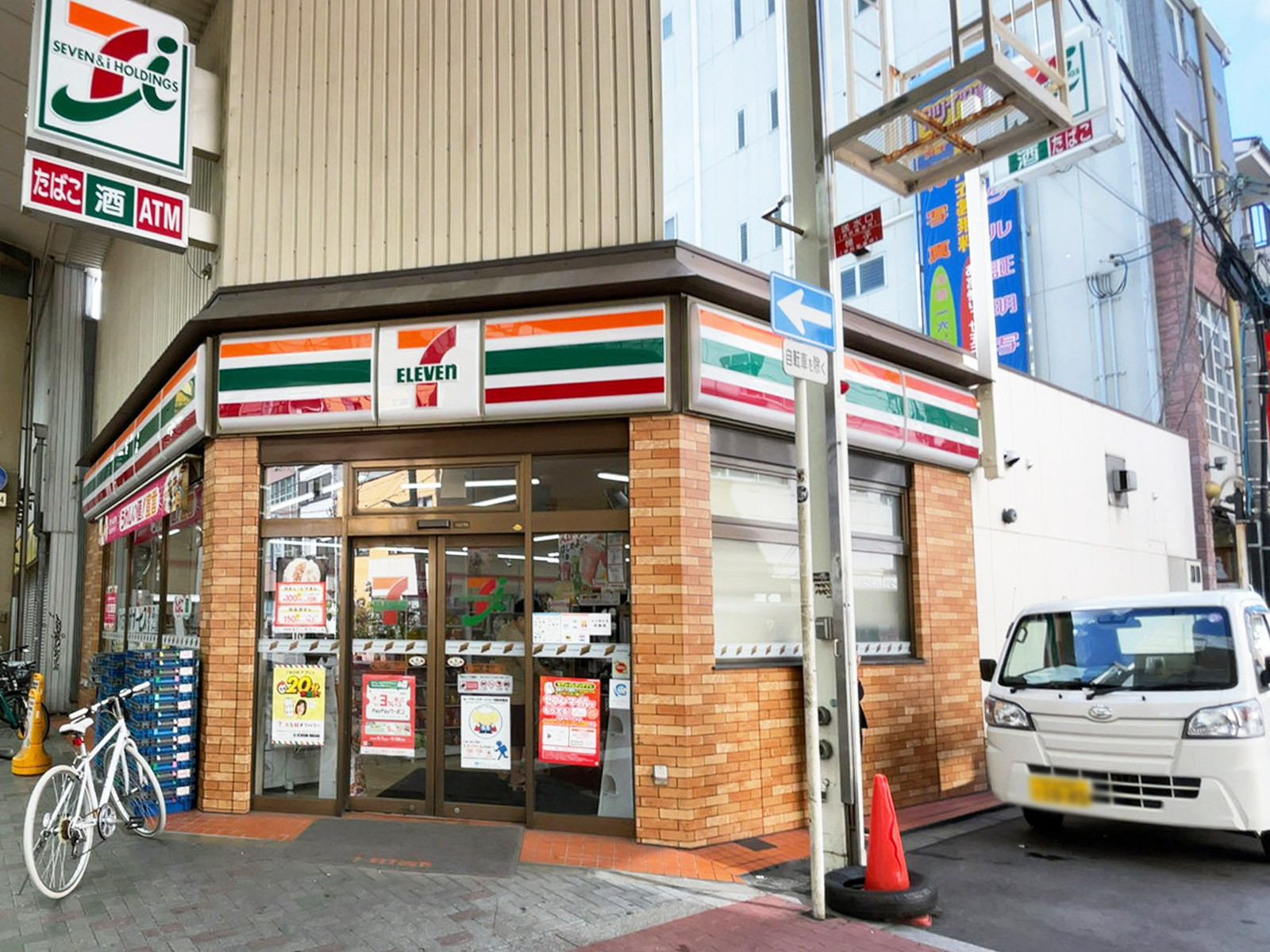 向かいのセブンイレブン 大阪ナインモール九条