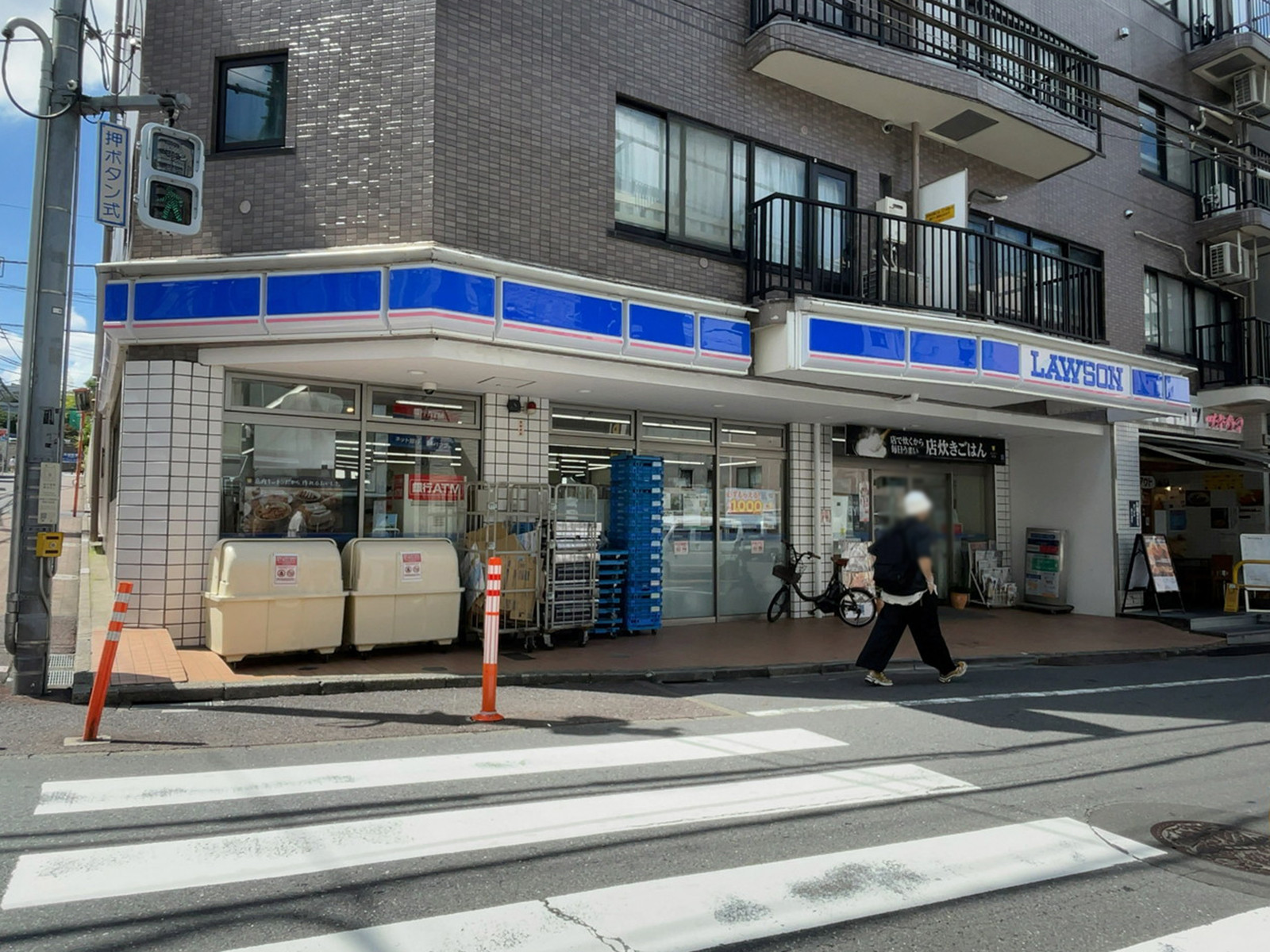 徒歩1分のローソン 神山店