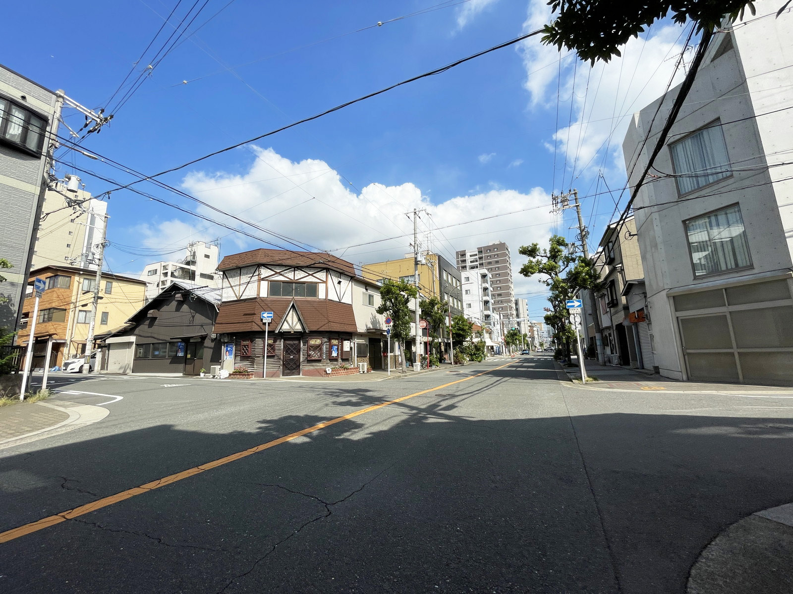 勝山3丁目事務所前面の通り