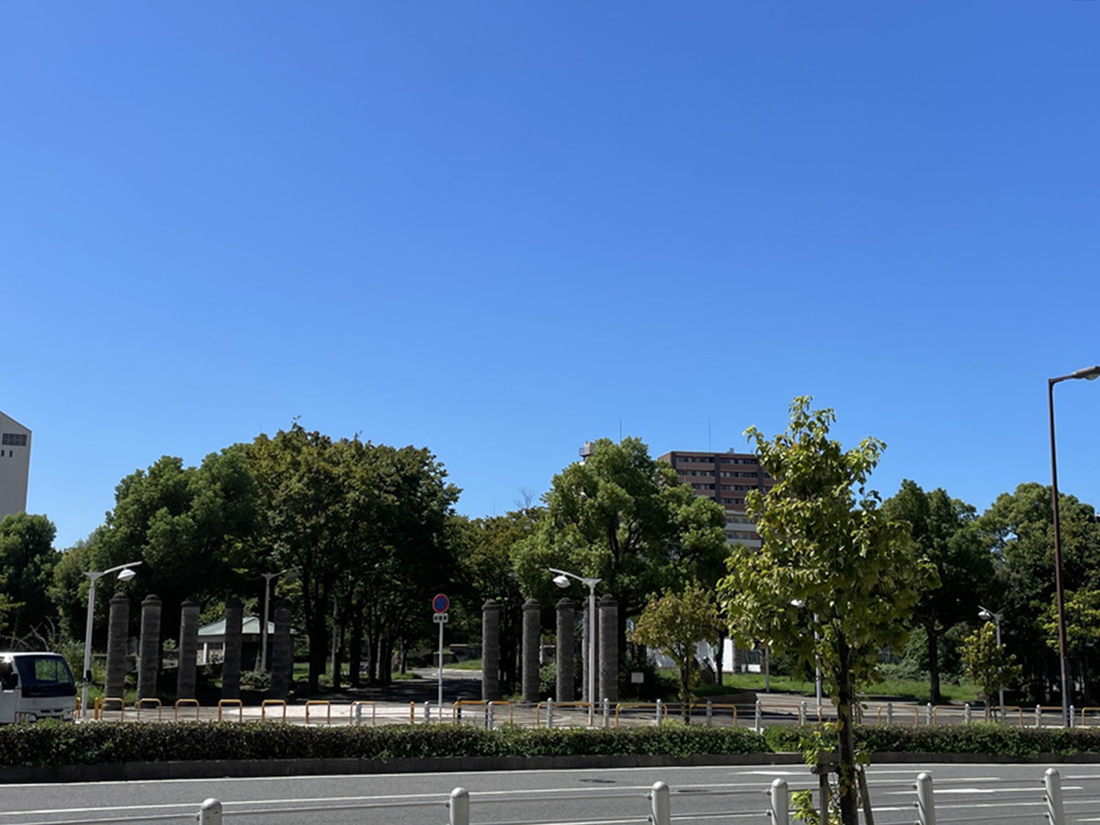 同じ通りにある浪速公園